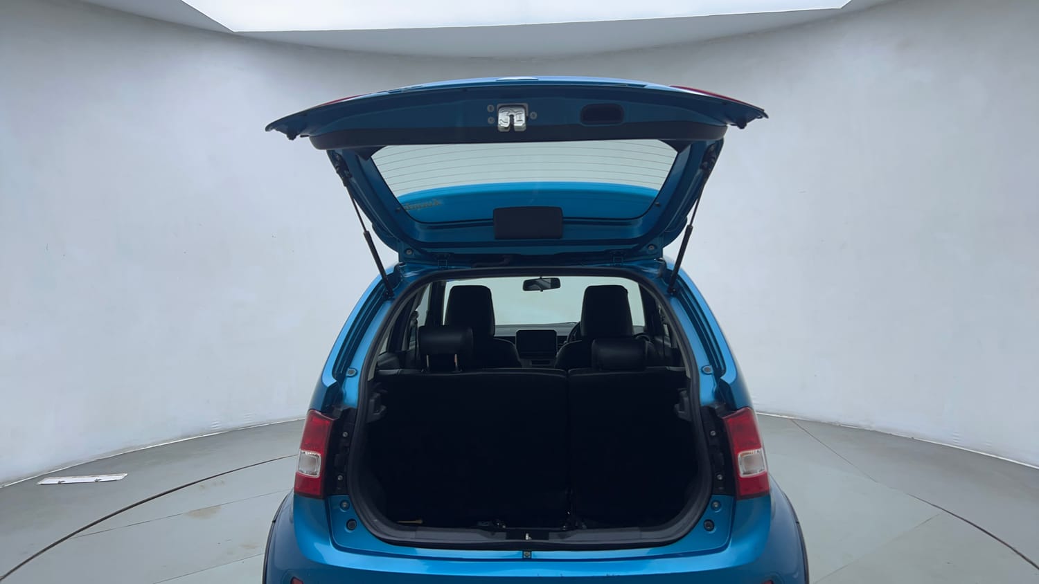 Used 2022 Maruti Suzuki Ignis Alpha 1.2 AMT Petrol Automatic interior DICKY DOOR OPEN VIEW