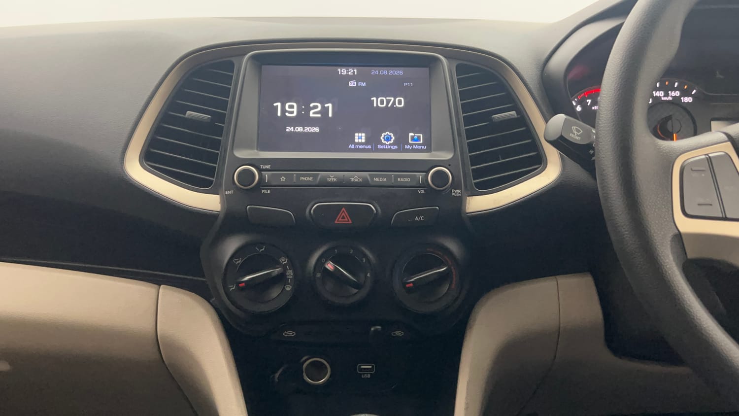 Used 2022 Hyundai Santro Sportz Petrol Manual top_features Integrated (in-dash) music system