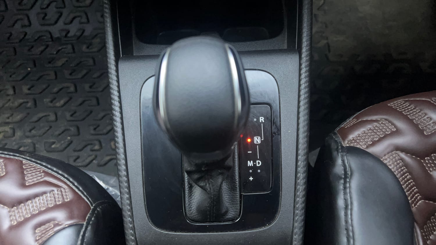 Used 2023 Maruti Suzuki Fronx Delta Plus 1.2L AGS Petrol Automatic interior GEAR  KNOB VIEW