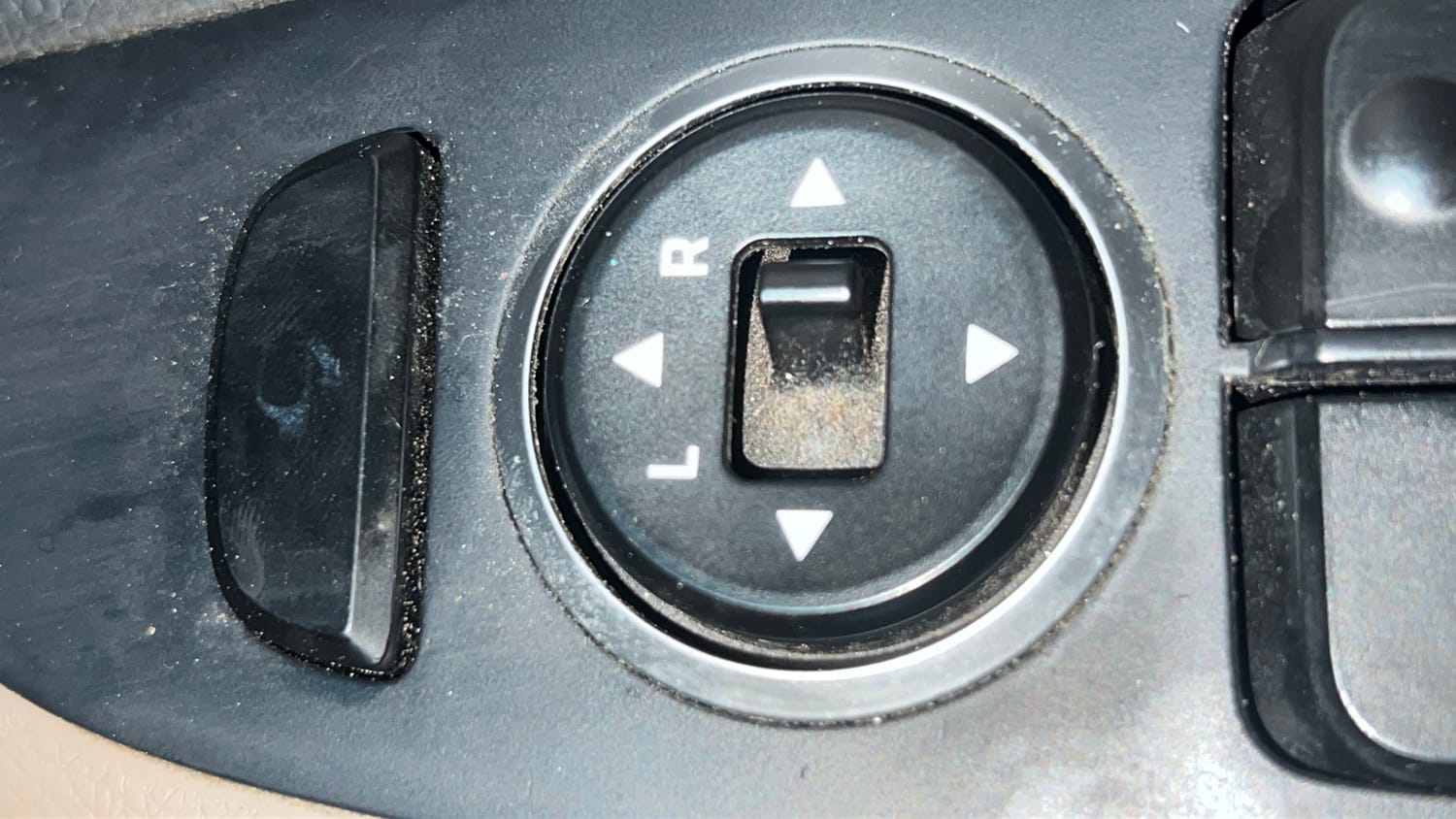 Used 2016 Hyundai Grand i10 Sportz 1.2 Kappa VTVT Petrol Manual top_features Adjustable ORVM