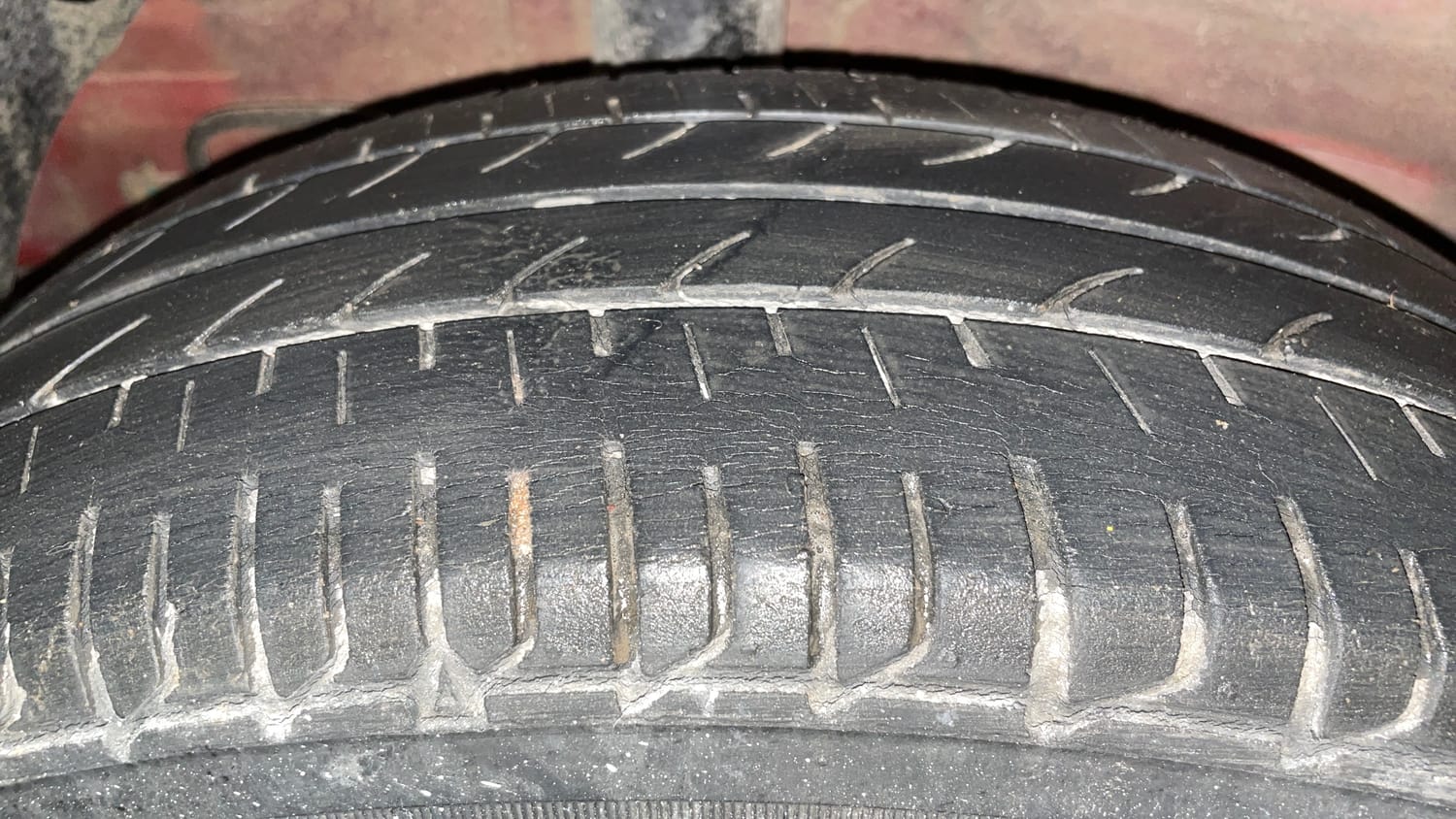 Used 2017 Hyundai Elite i20 Magna 1.2 Petrol Manual tyres RIGHT REAR TYRE TREAD VIEW