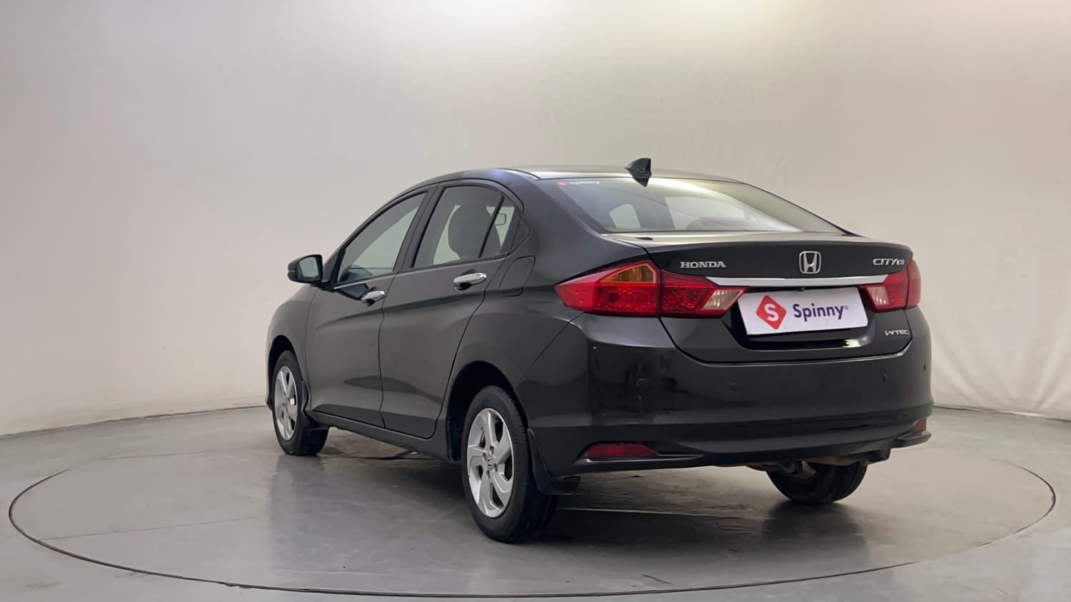Used 2016 Honda City V Petrol Manual exterior LEFT REAR CORNER VIEW