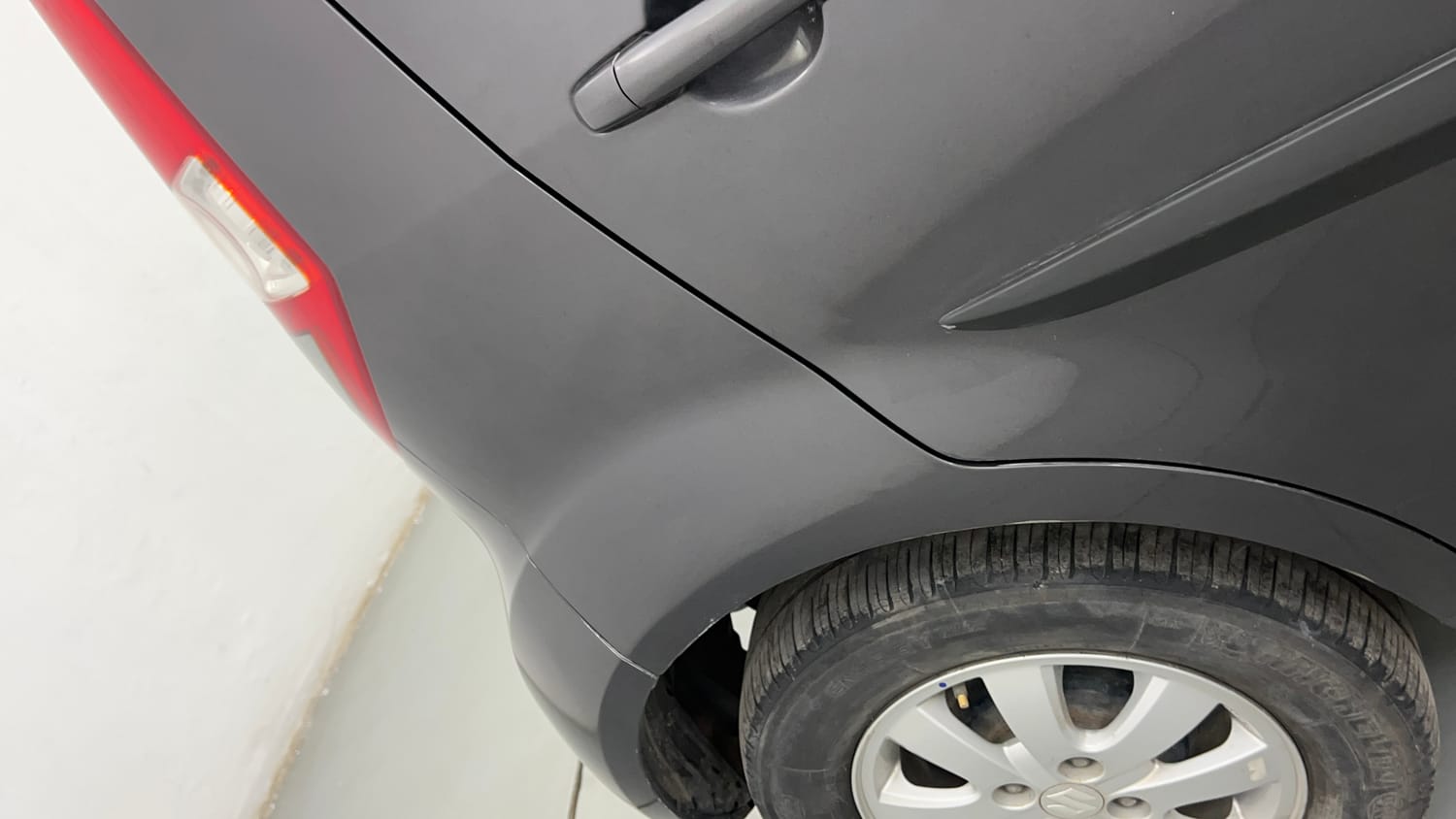 Used 2013 Maruti Suzuki Ritz Zxi BS-IV Petrol Manual dents MINOR SCRATCH