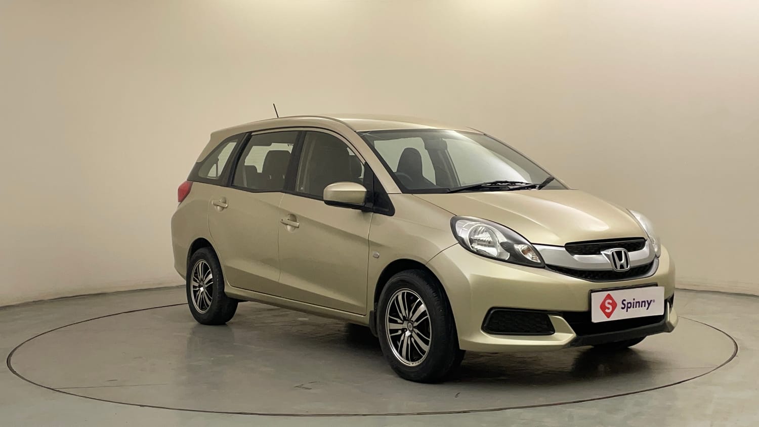 Used 2015 Honda Mobilio S Petrol Petrol Manual exterior RIGHT FRONT CORNER VIEW