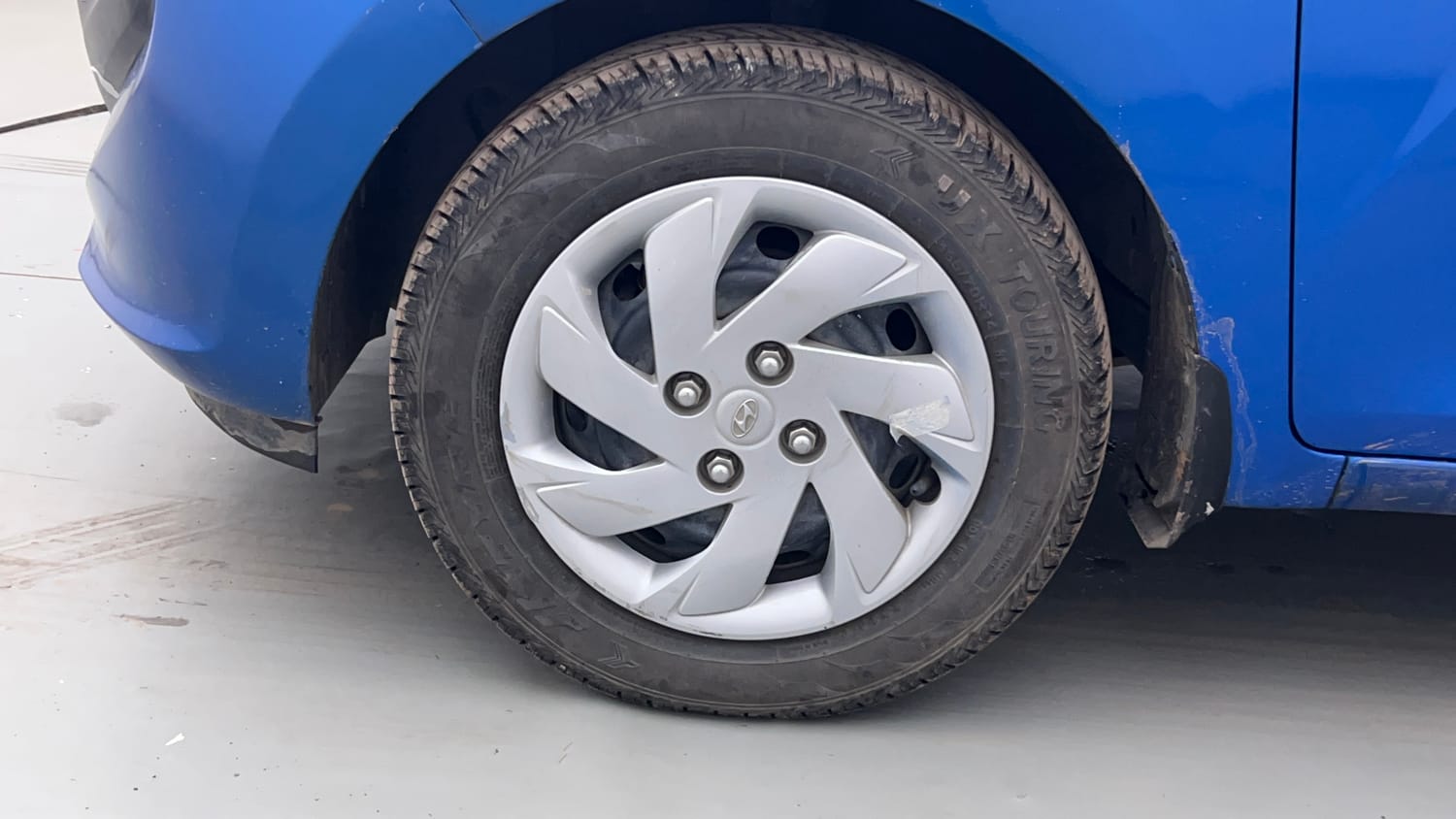 Used 2019 Hyundai Santro Sportz Petrol Manual tyres LEFT FRONT TYRE RIM VIEW
