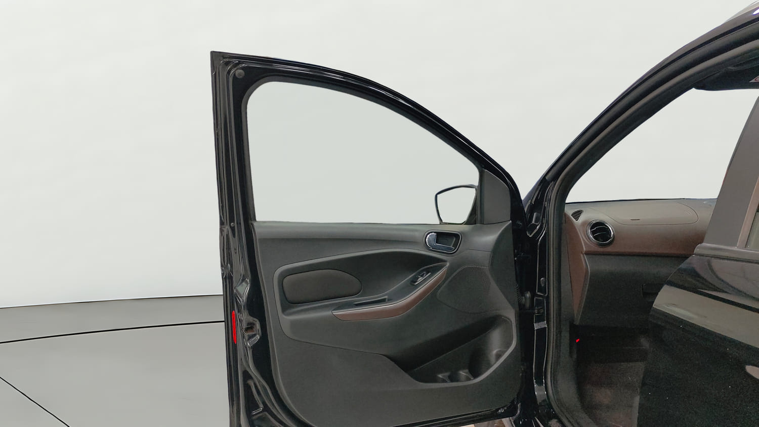 Used 2018 Ford Freestyle Titanium 1.2 Ti-VCT Petrol Manual interior LEFT FRONT DOOR OPEN VIEW