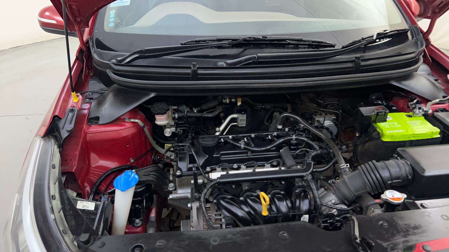Used 2019 Hyundai Elite i20 Sportz Plus 1.2 Petrol Manual engine ENGINE RIGHT SIDE HINGE & APRON VIEW