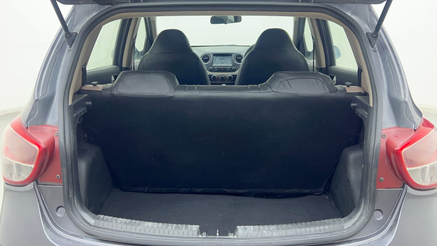 Used 2018 Hyundai Grand i10 Sportz (O) 1.2 Kappa VTVT Petrol Manual interior DICKY INSIDE VIEW