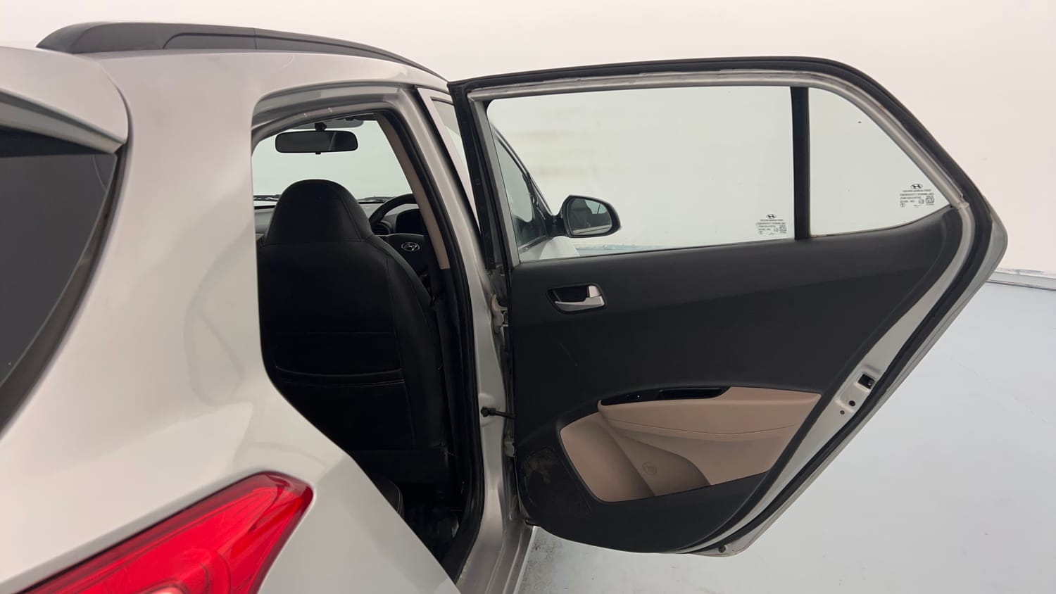 Used 2018 Hyundai Grand i10 Asta U2 1.2 CRDi Diesel Manual interior RIGHT REAR DOOR OPEN VIEW