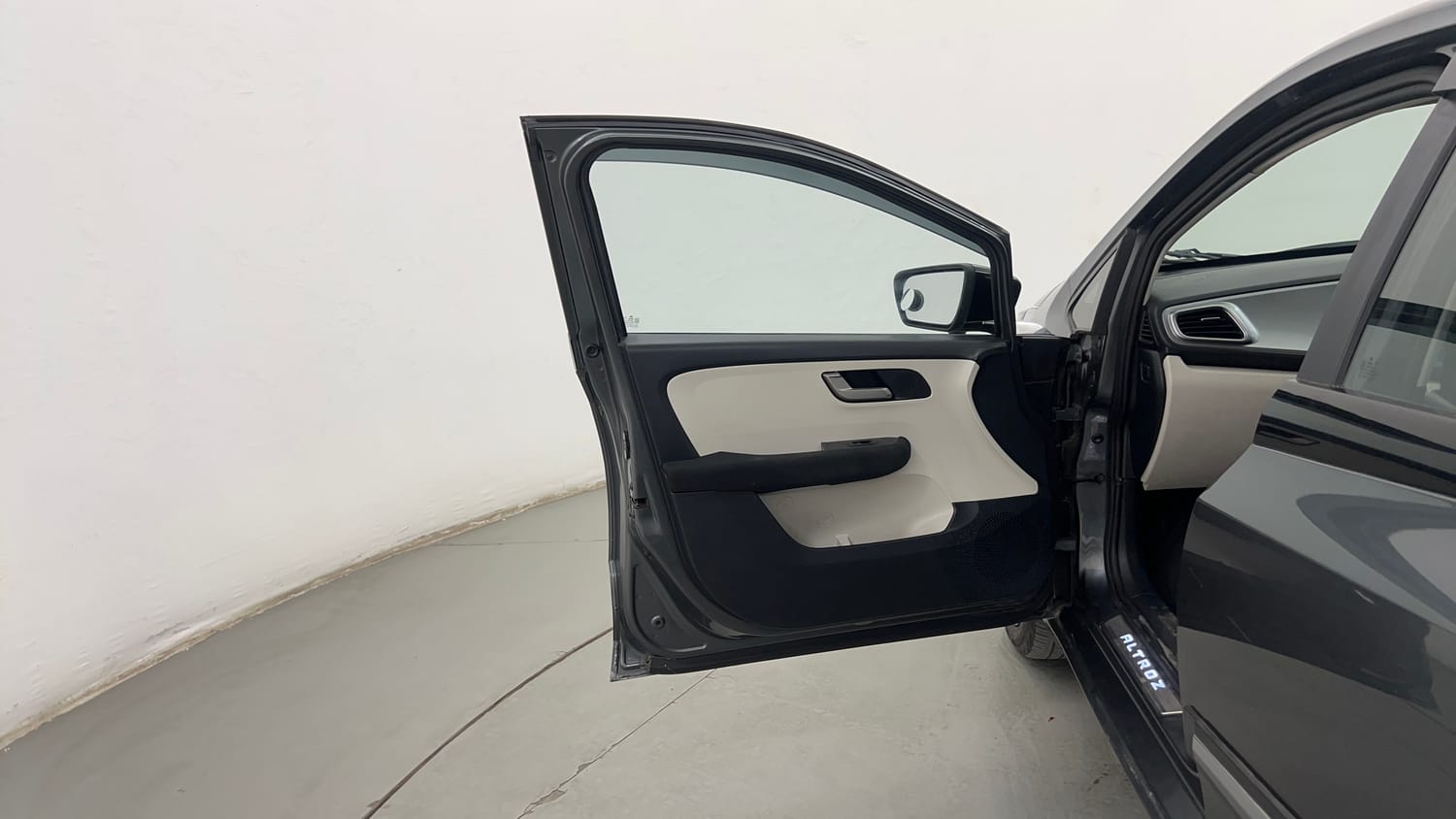 Used 2023 Tata Altroz XZ Diesel Diesel Manual interior LEFT FRONT DOOR OPEN VIEW