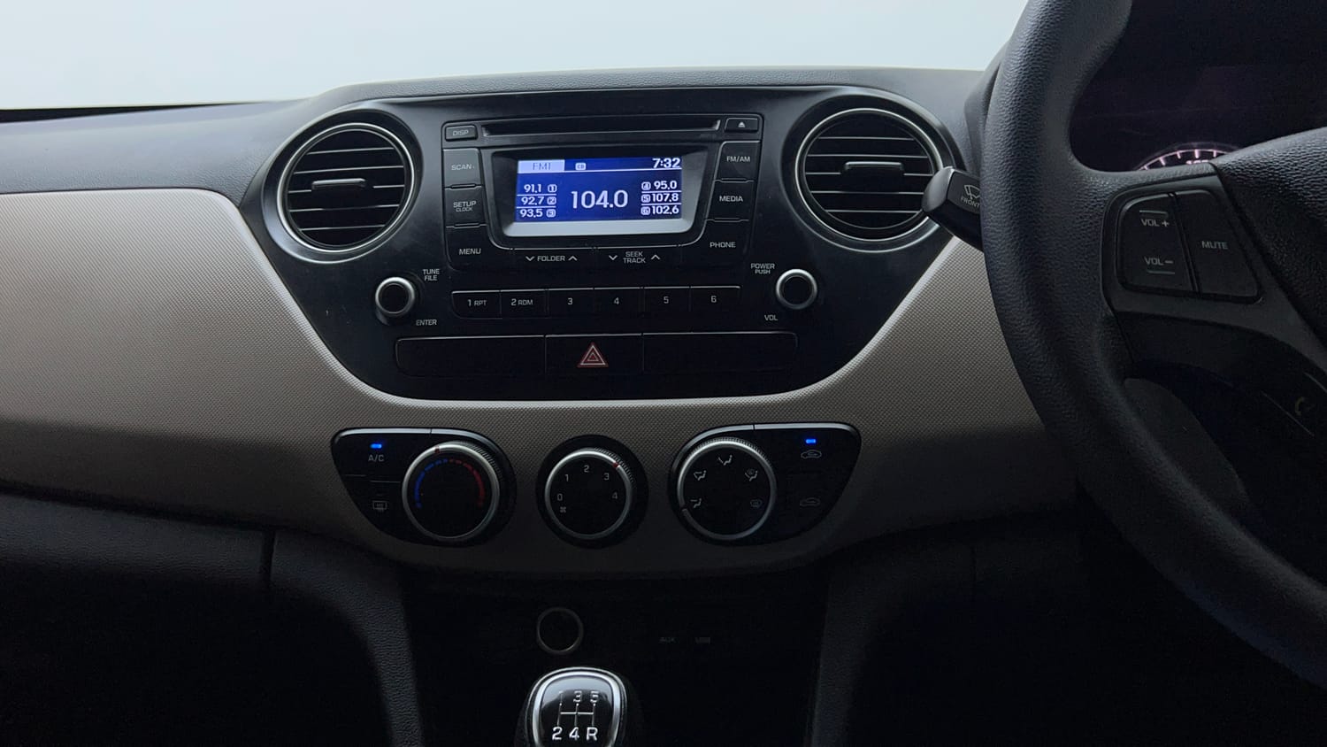 Used 2015 Hyundai Grand i10 Sportz 1.2 Kappa VTVT Petrol Manual interior MUSIC SYSTEM & AC CONTROL VIEW