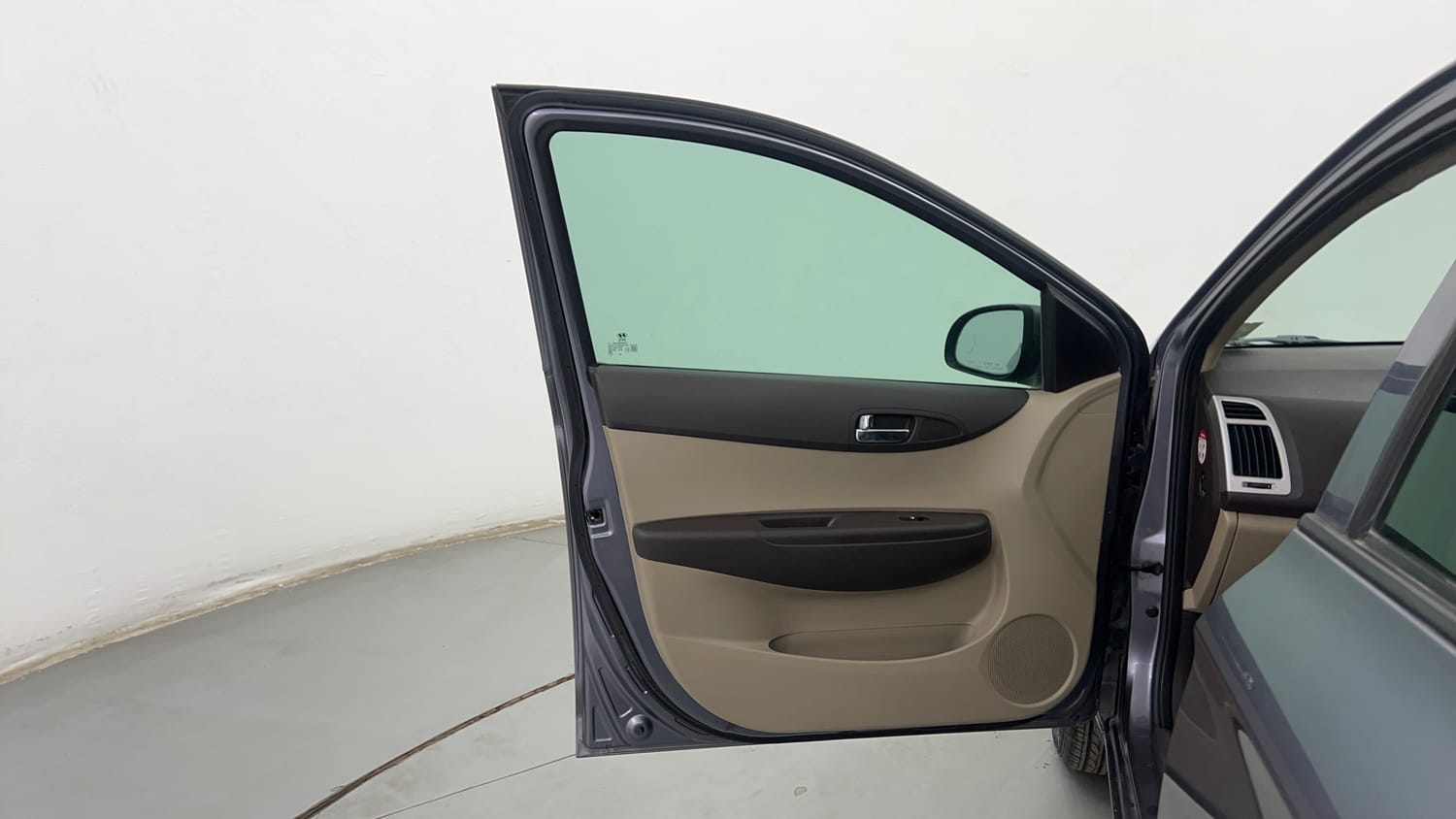 Used 2012 Hyundai i20 Asta 1.2 Petrol Manual interior LEFT FRONT DOOR OPEN VIEW