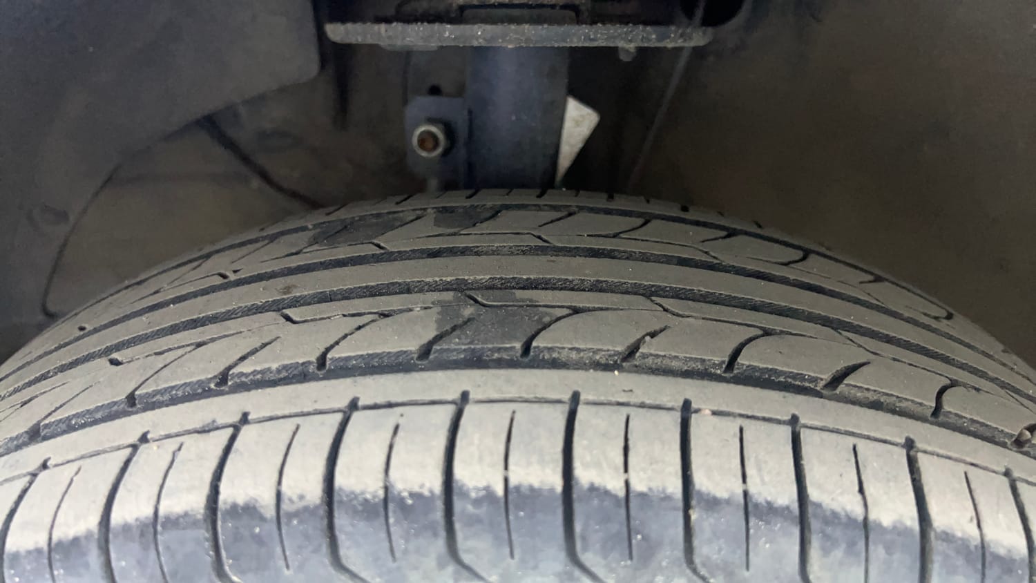 Used 2018 Maruti Suzuki Dzire ZXi AMT Petrol Automatic tyres LEFT FRONT TYRE TREAD VIEW