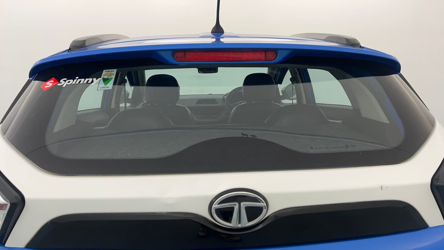 Used 2020 Tata Nexon XM (S) Petrol Manual exterior BACK WINDSHIELD VIEW