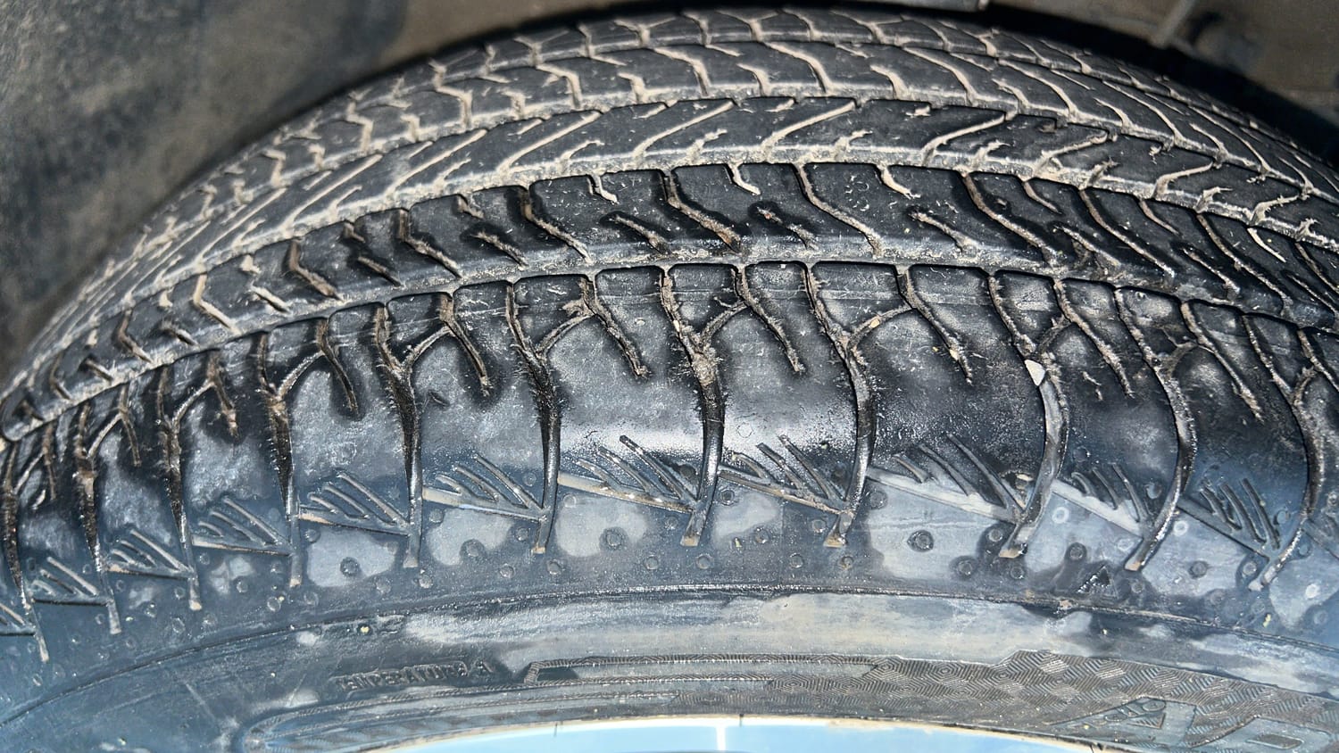 Used 2023 Maruti Suzuki Grand Vitara Delta Smart Hybrid AT Petrol Automatic tyres RIGHT FRONT TYRE TREAD VIEW