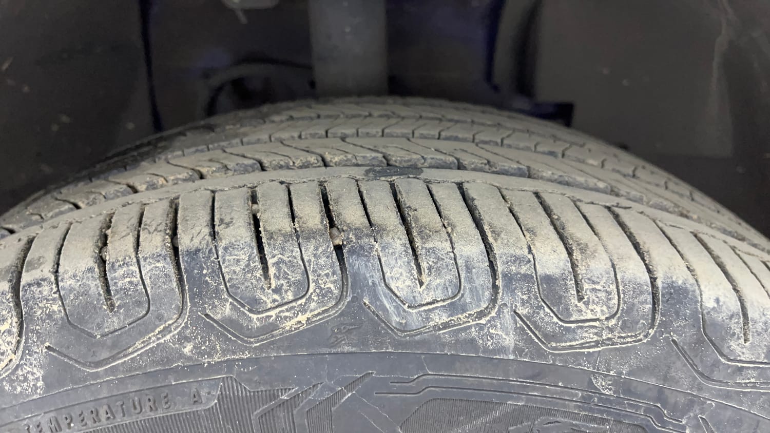 Used 2024 Tata Nexon Fearless Plus S Purple 1.2 Revotron Petrol 7DCA Dual Tone Petrol Automatic tyres RIGHT FRONT TYRE TREAD VIEW