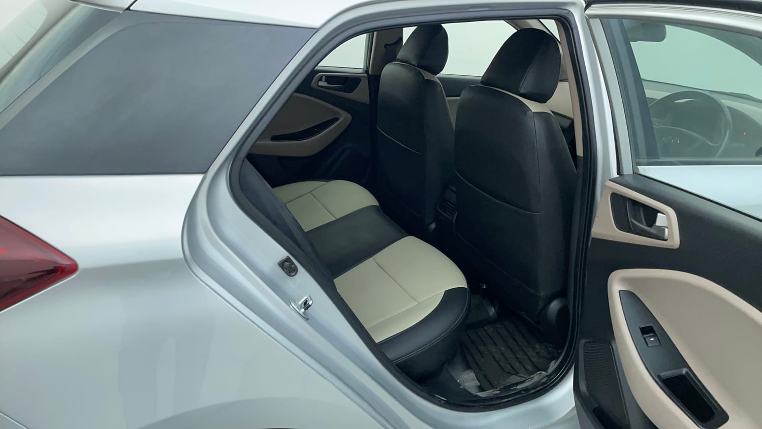 Used 2015 Hyundai Elite i20 Sportz 1.2 Petrol Manual interior RIGHT SIDE REAR DOOR CABIN VIEW