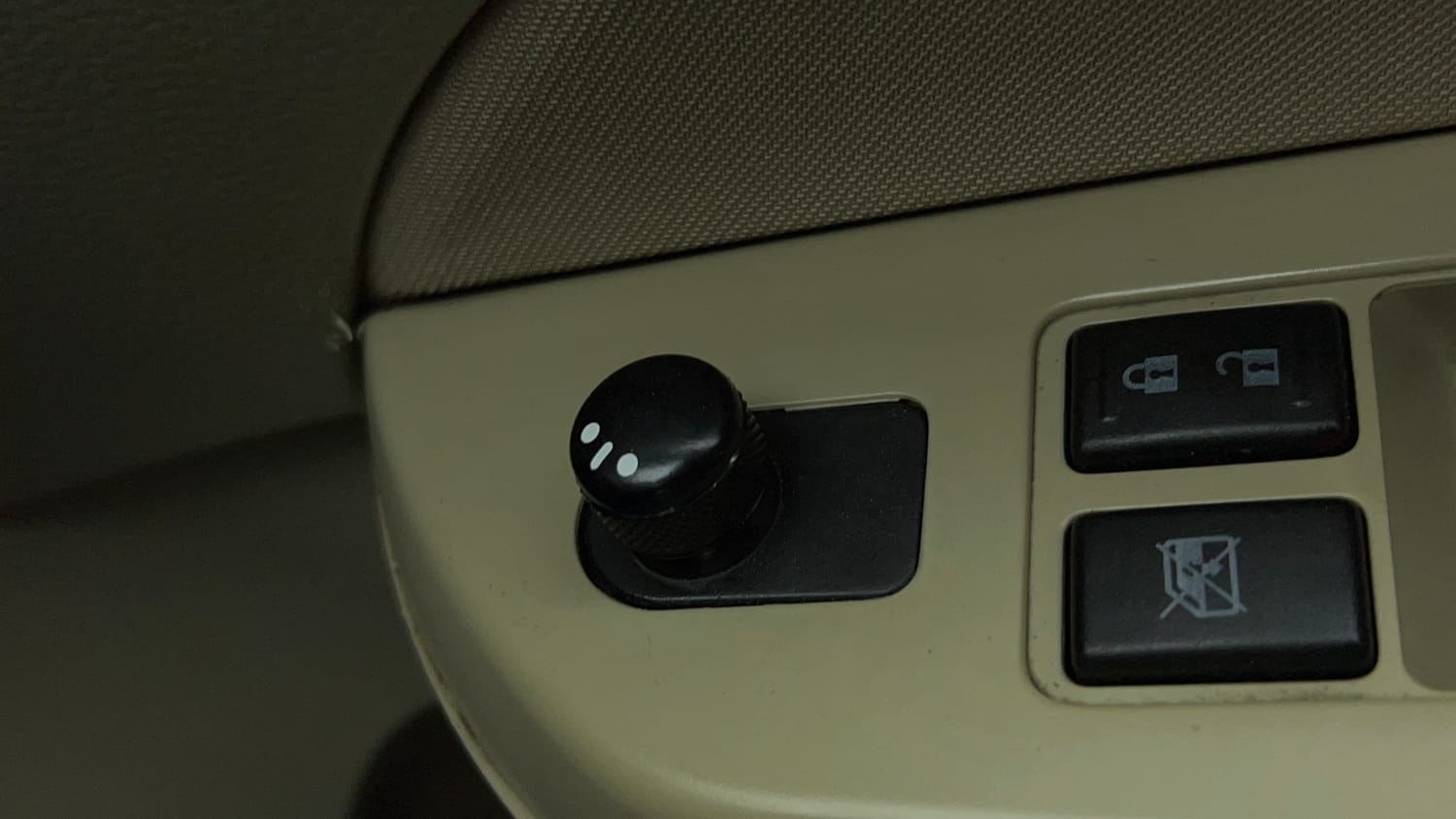 Used 2013 Maruti Suzuki Swift Dzire VXI Petrol Manual top_features Adjustable ORVM