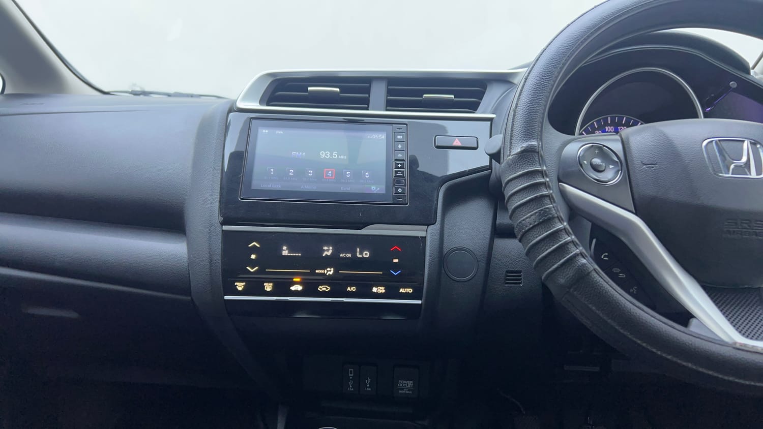 Used 2023 Honda WR-V SV MT Petrol Petrol Manual interior MUSIC SYSTEM & AC CONTROL VIEW