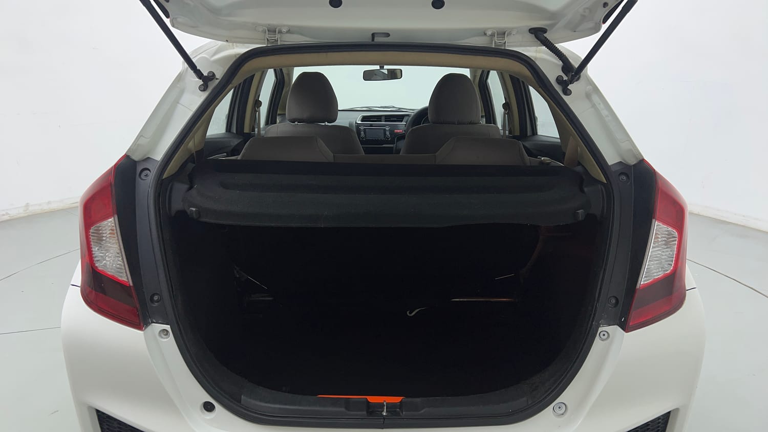Used 2015 Honda Jazz V AT Petrol Petrol Automatic interior DICKY INSIDE VIEW