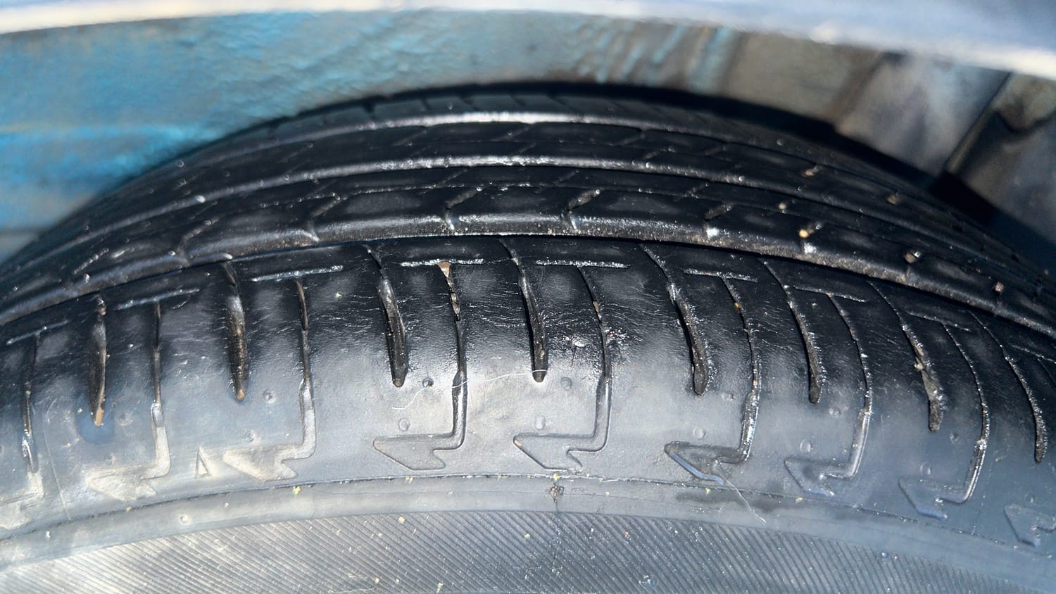 Used 2022 Maruti Suzuki Ignis Alpha 1.2 AMT Petrol Automatic tyres LEFT REAR TYRE TREAD VIEW