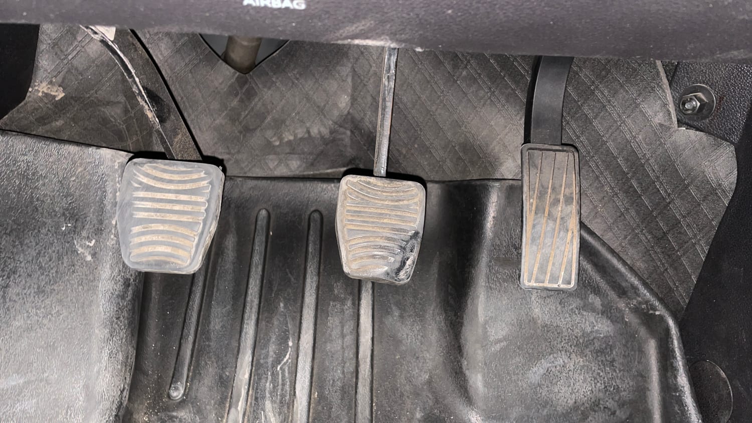 Used 2024 Mahindra XUV700 AX7 Luxury Pack Diesel MT 7 STR Diesel Manual interior PEDALS VIEW