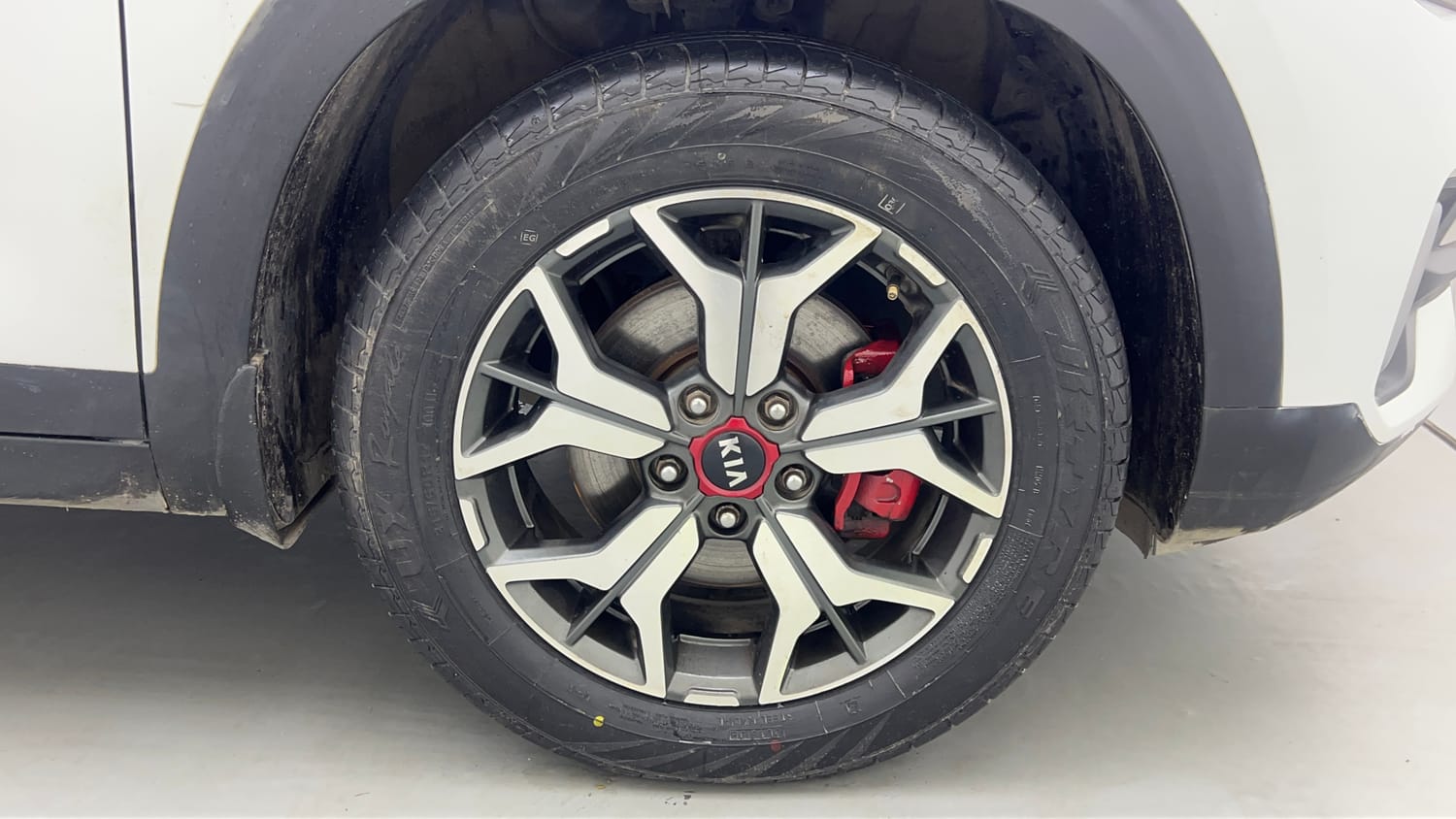 Used 2020 Kia Seltos GTK 1.4 Petrol Manual tyres RIGHT FRONT TYRE RIM VIEW