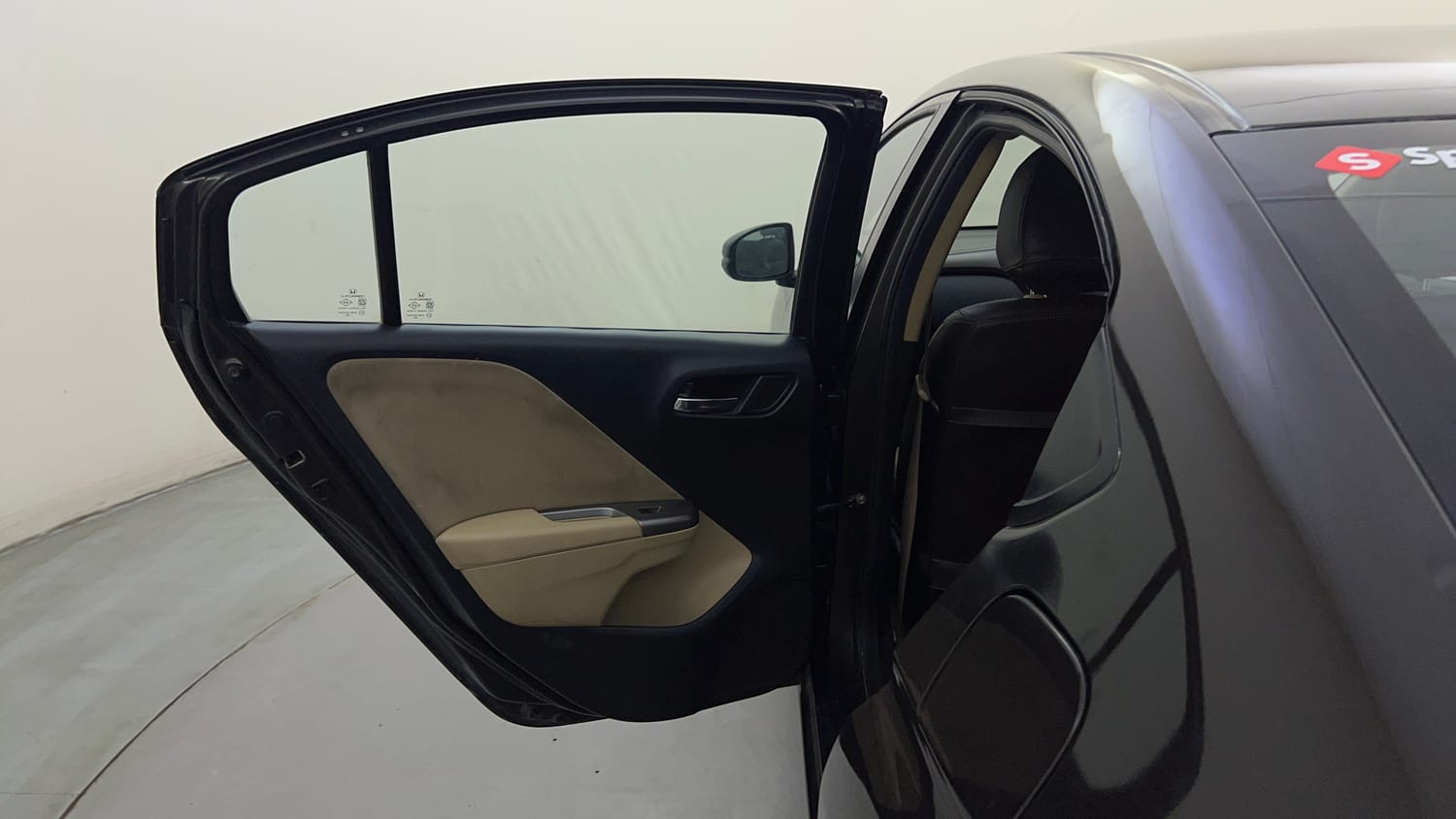 Used 2016 Honda City V Petrol Manual interior LEFT REAR DOOR OPEN VIEW