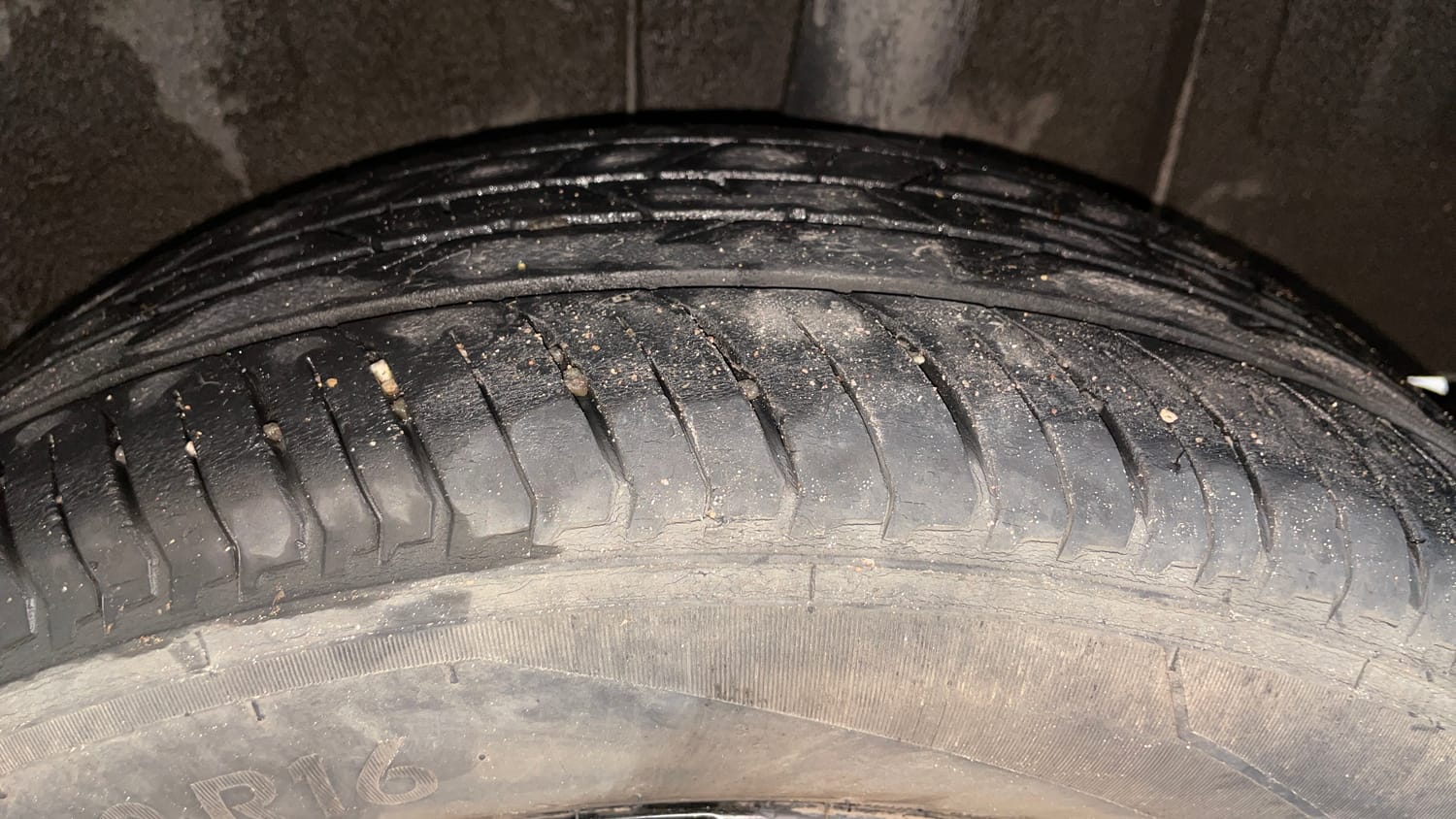 Used 2021 Renault Kiger RXZ Turbo CVT Petrol Automatic tyres LEFT REAR TYRE TREAD VIEW
