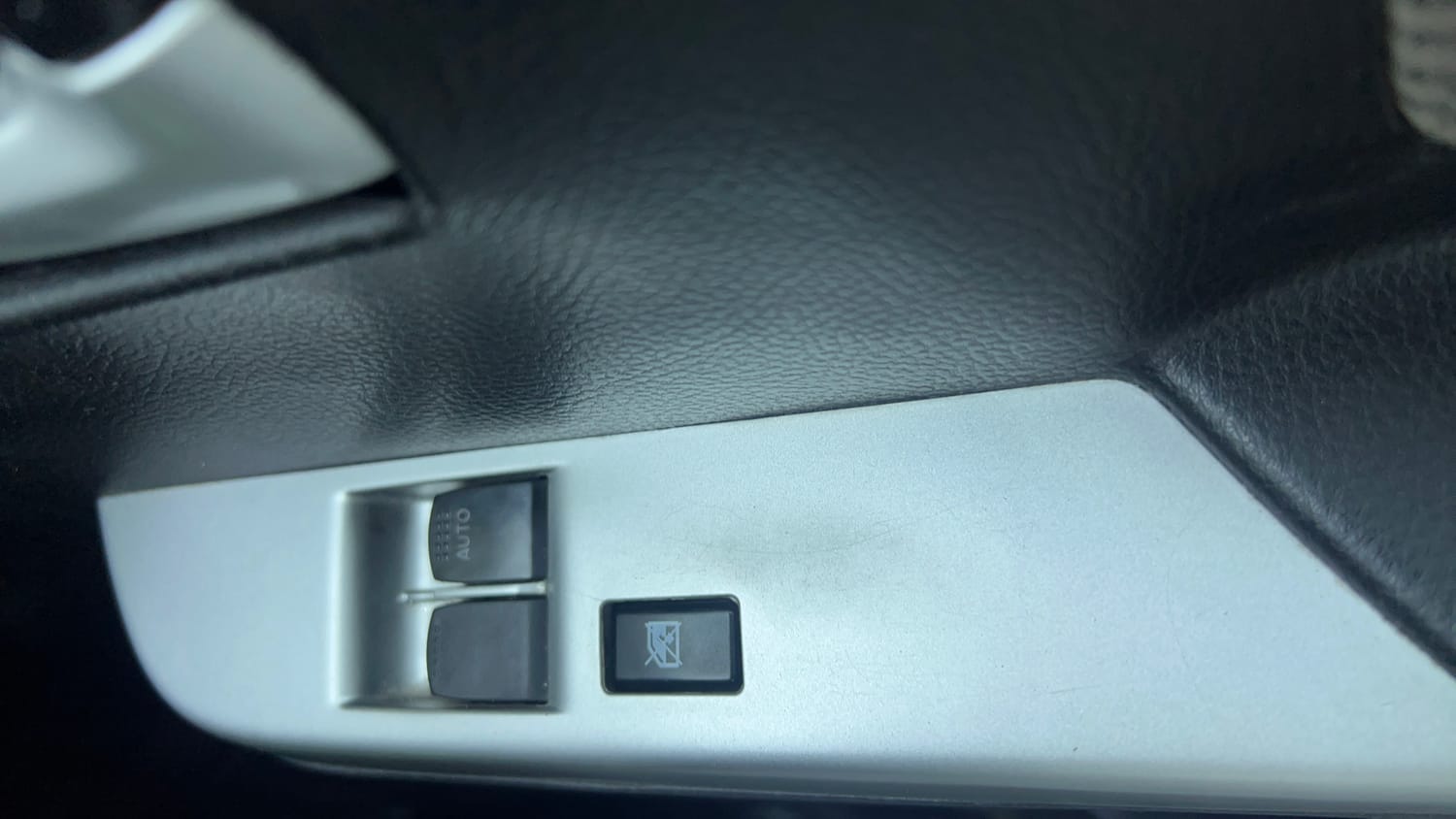 Used 2014 Maruti Suzuki Wagon R LXI Petrol Manual top_features Power windows
