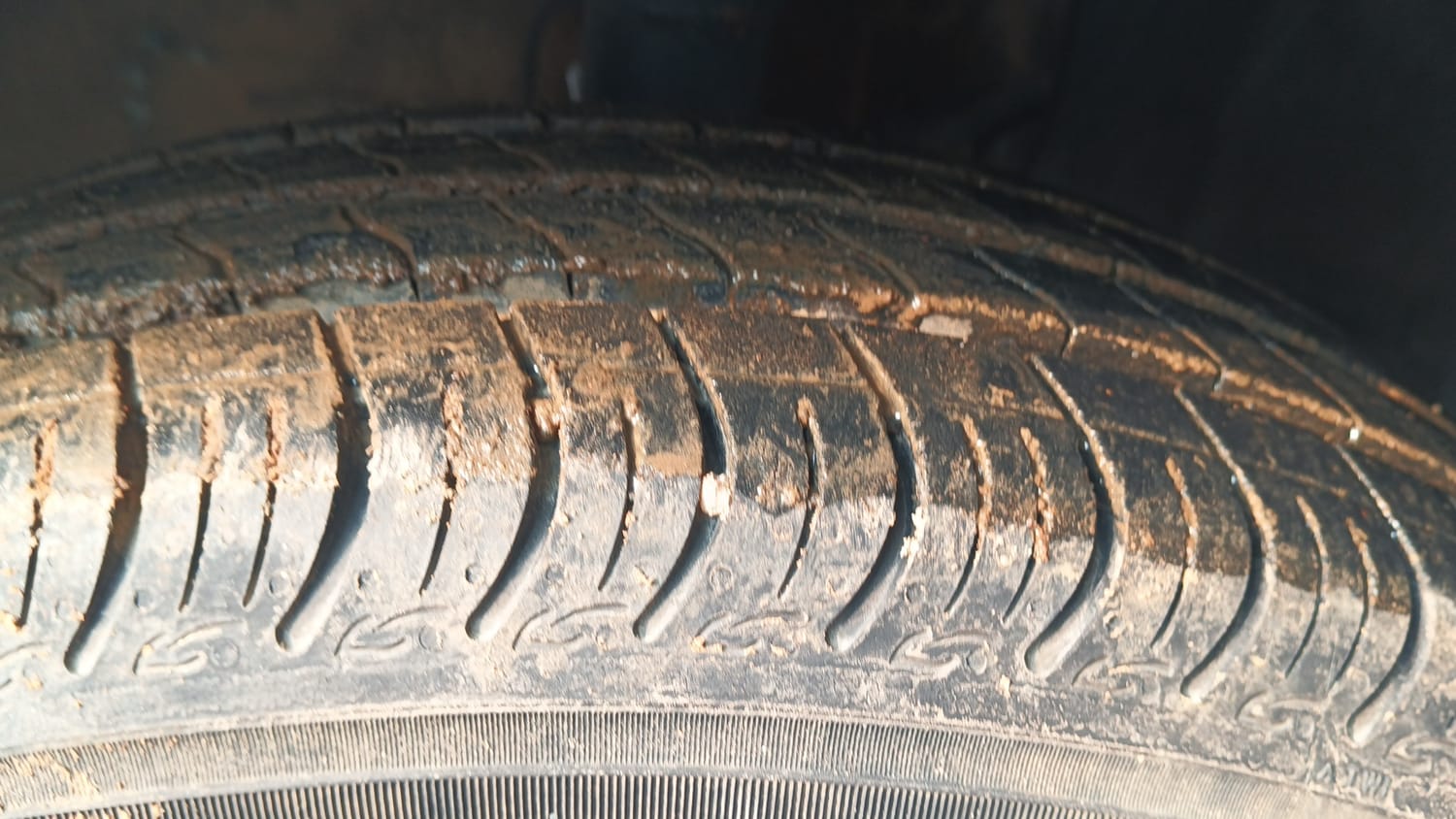 Used 2019 Maruti Suzuki Wagon R ZXi 1.2 AMT Petrol Automatic tyres RIGHT FRONT TYRE TREAD VIEW