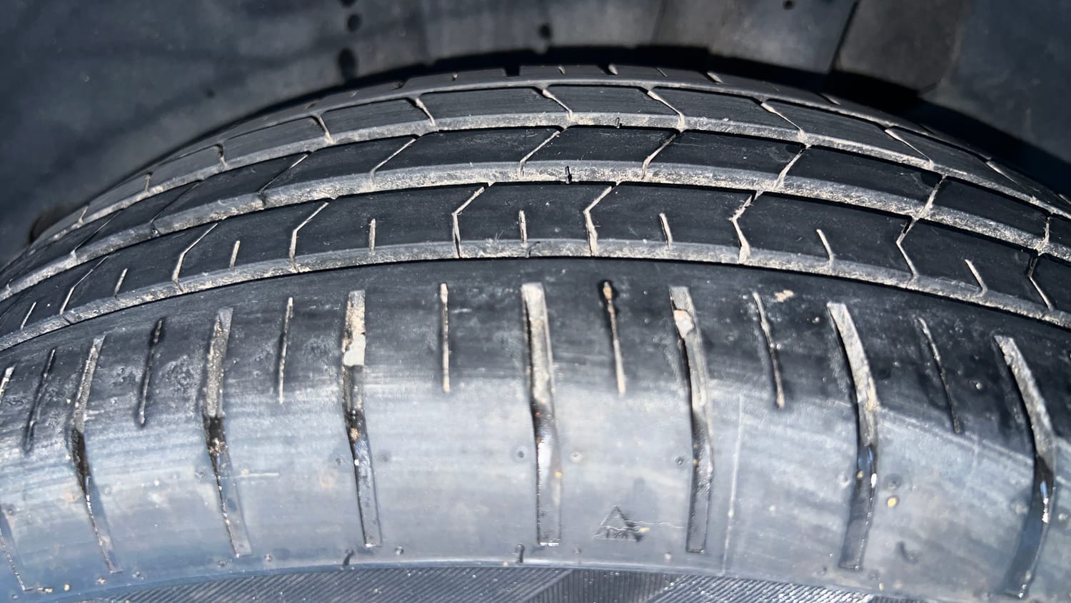 Used 2023 Maruti Suzuki Swift ZXi Petrol Manual tyres LEFT REAR TYRE TREAD VIEW