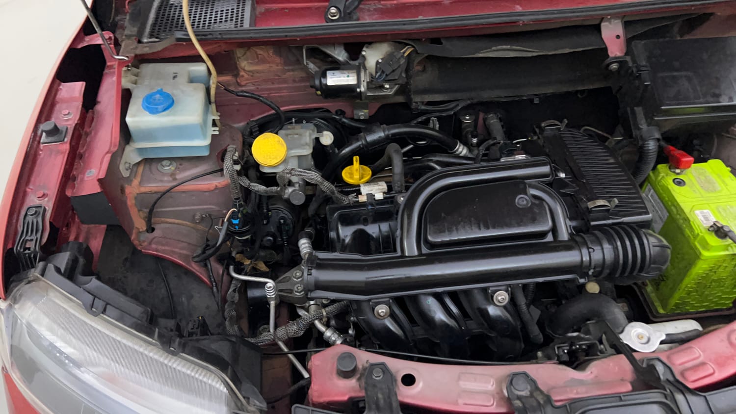 Used 2020 Renault Kwid RXT 1.0 AMT Opt Petrol Automatic engine ENGINE RIGHT SIDE VIEW