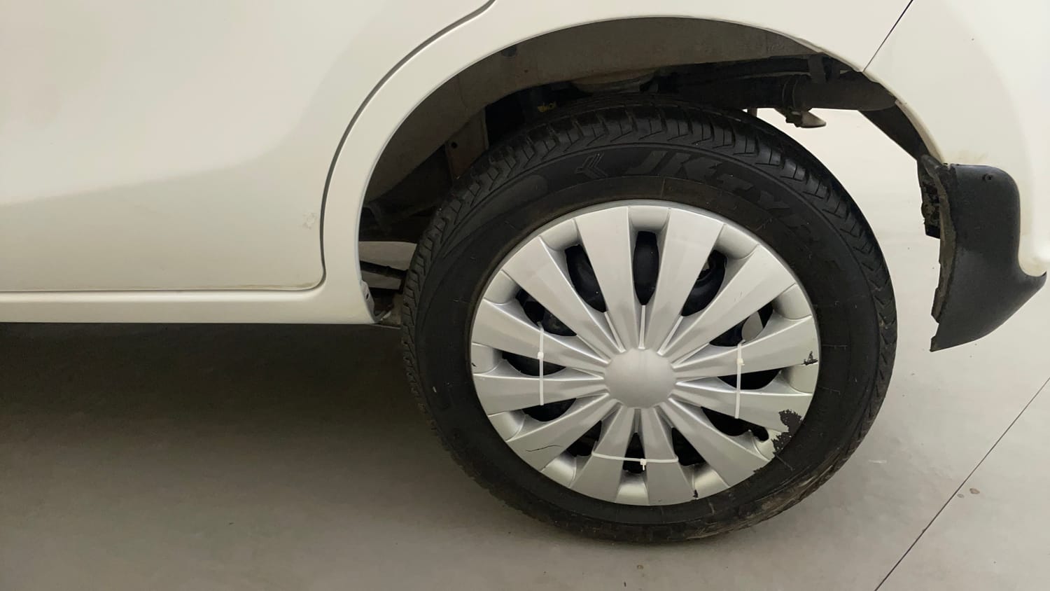 Used 2015 Maruti Suzuki Alto K10 VXi Petrol Manual tyres LEFT REAR TYRE RIM VIEW