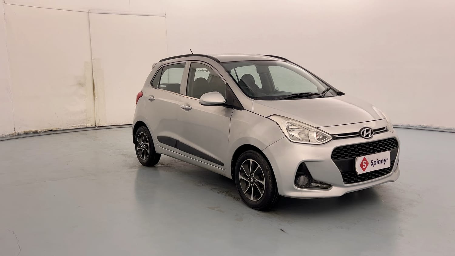 Used 2018 Hyundai Grand i10 Asta U2 1.2 CRDi Diesel Manual exterior RIGHT FRONT CORNER VIEW