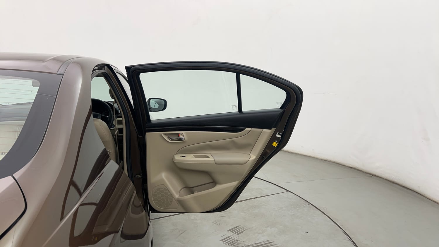 Used 2015 Maruti Suzuki Ciaz ZXi  AT Petrol Automatic interior RIGHT REAR DOOR OPEN VIEW