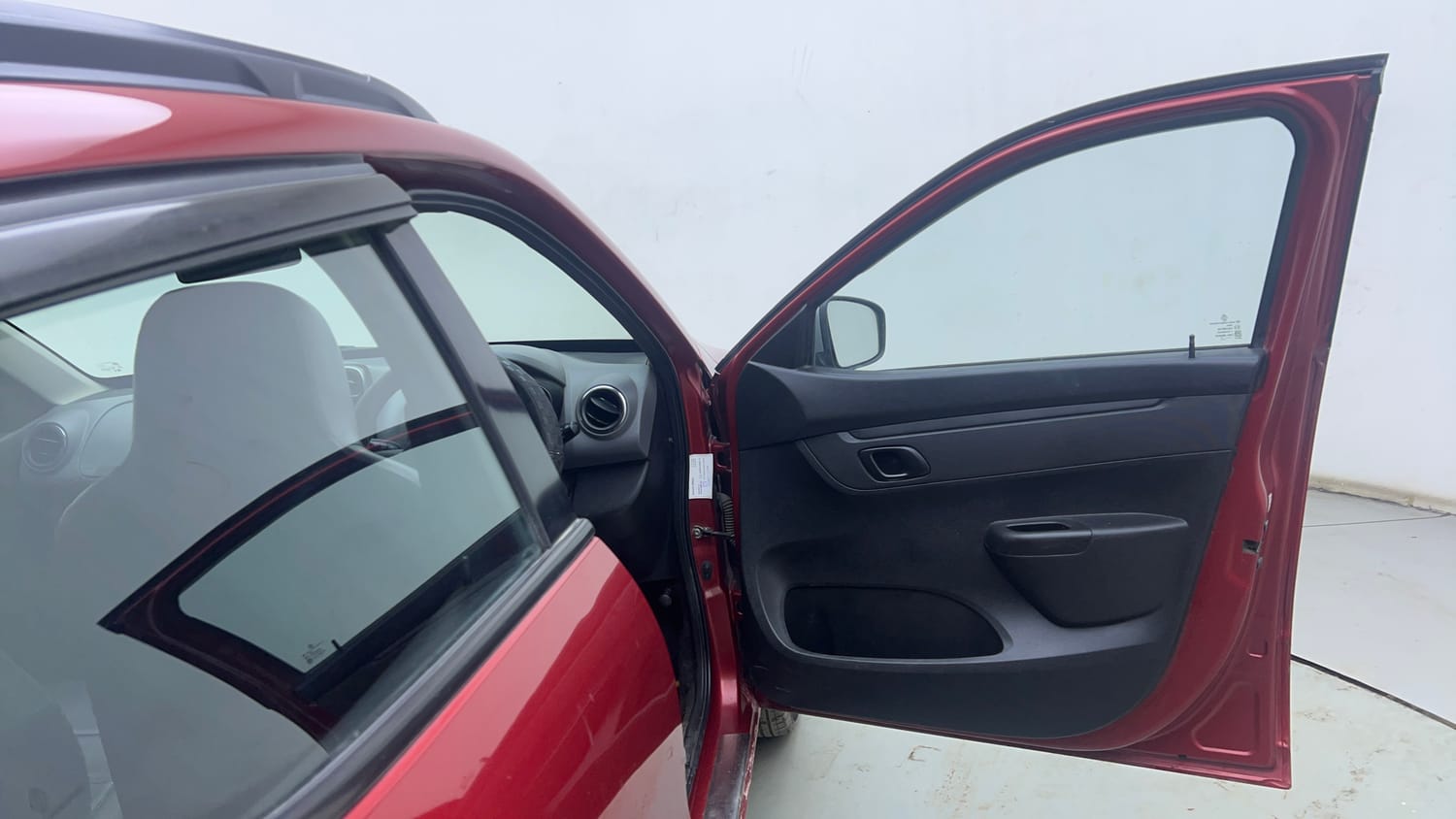 Used 2017 Renault Kwid 1.0 RXT AMT Opt Petrol Automatic interior RIGHT FRONT DOOR OPEN VIEW