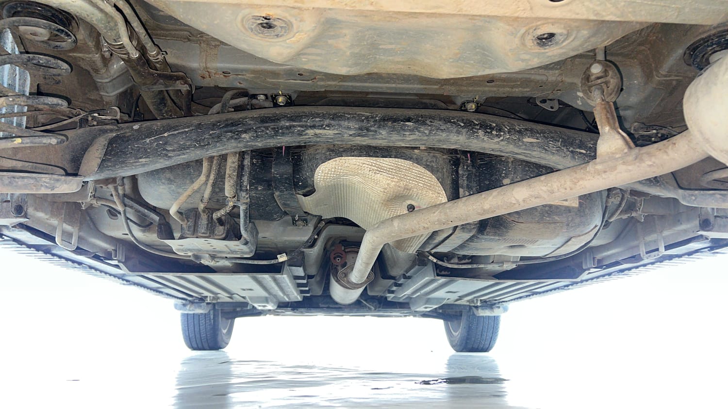 Used 2023 Maruti Suzuki Grand Vitara Delta Smart Hybrid AT Petrol Automatic extra REAR UNDERBODY VIEW (TAKEN FROM REAR)
