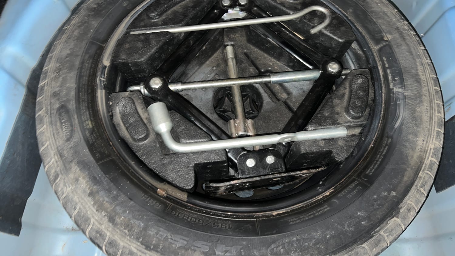 Used 2020 Tata Nexon XM (S) Petrol Manual tyres SPARE TYRE VIEW