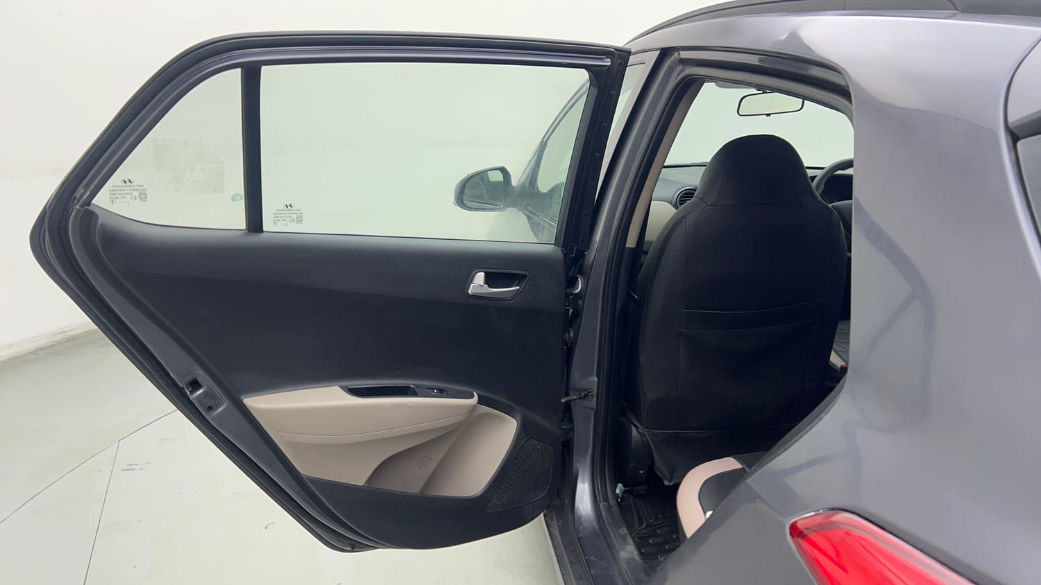 Used 2018 Hyundai Grand i10 Sportz (O) 1.2 Kappa VTVT Petrol Manual interior LEFT REAR DOOR OPEN VIEW