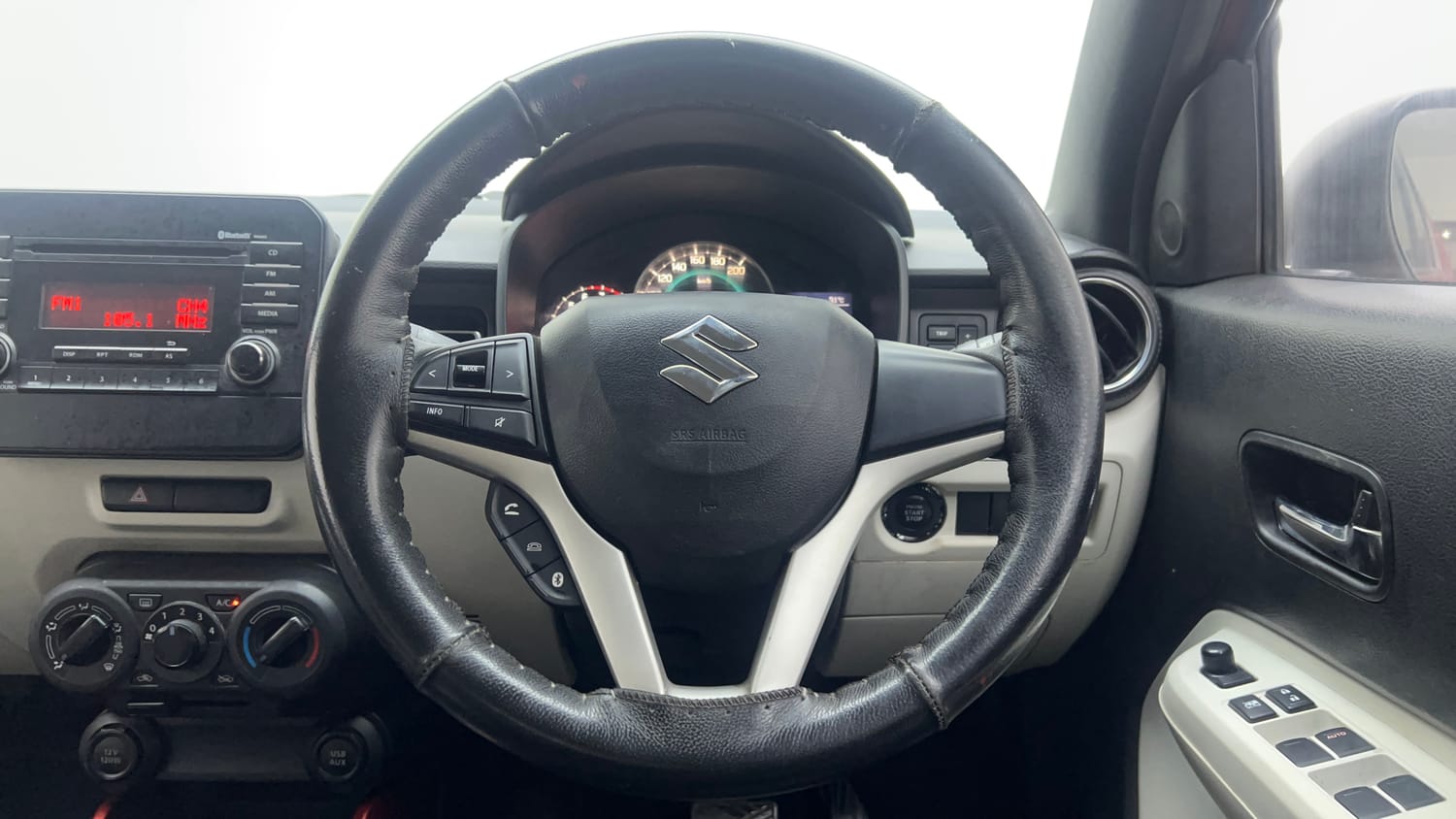 Used 2017 Maruti Suzuki Ignis Zeta 1.2 AMT Petrol Automatic interior STEERING VIEW