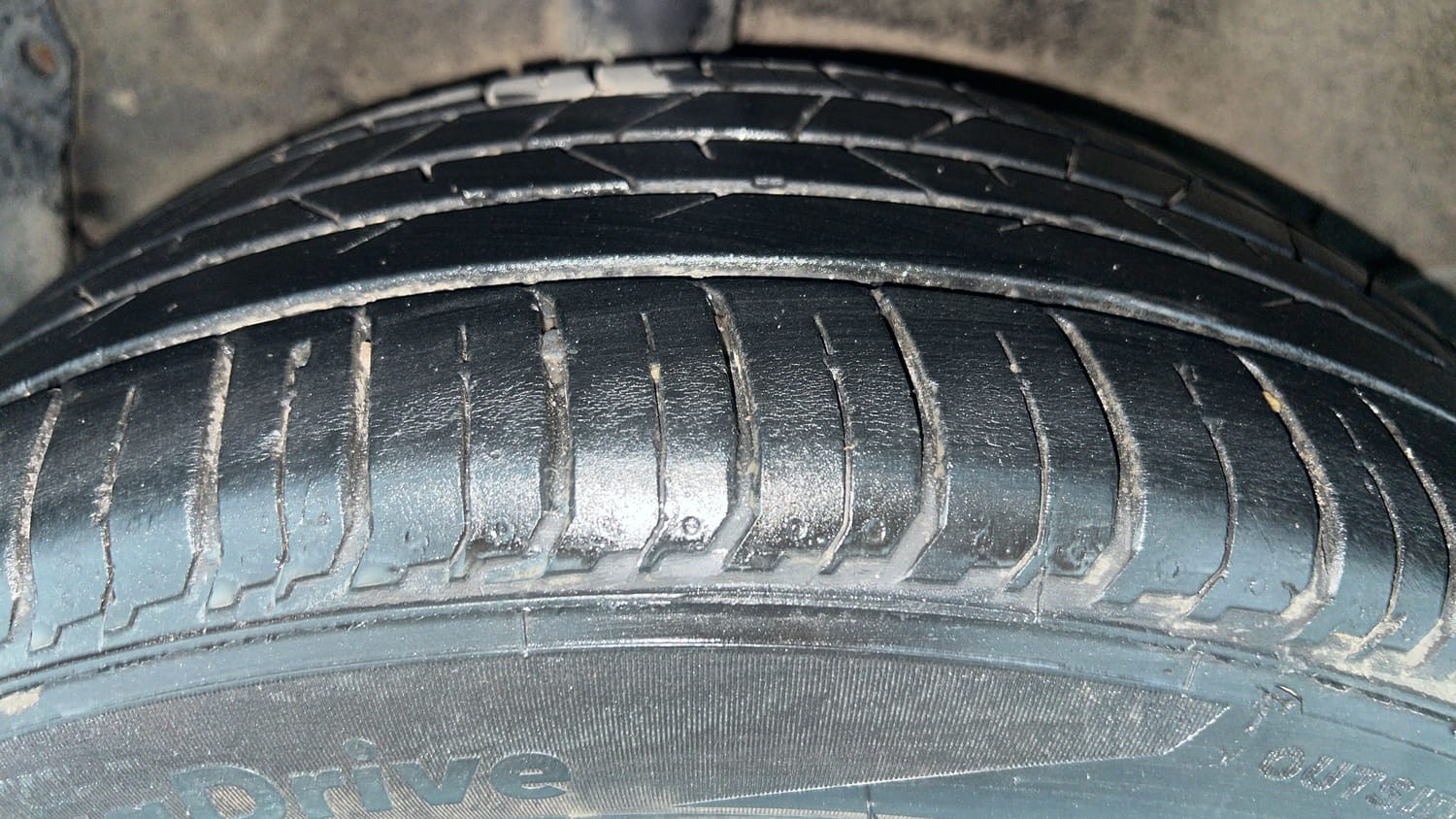Used 2022 Hyundai i20 N Line N8 1.0 Turbo DCT Petrol Automatic tyres RIGHT REAR TYRE TREAD VIEW