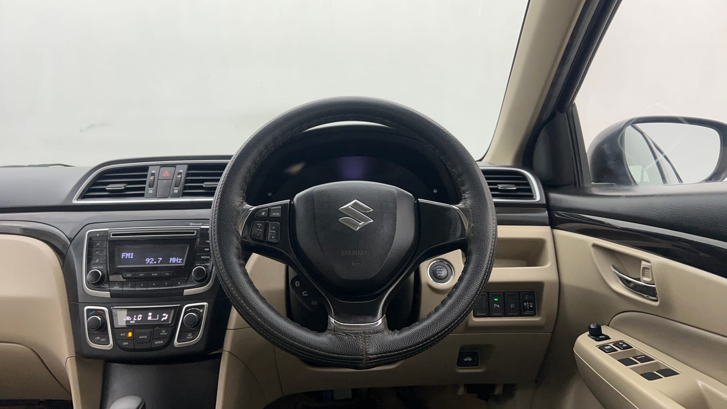 Used 2015 Maruti Suzuki Ciaz ZXi  AT Petrol Automatic interior STEERING VIEW