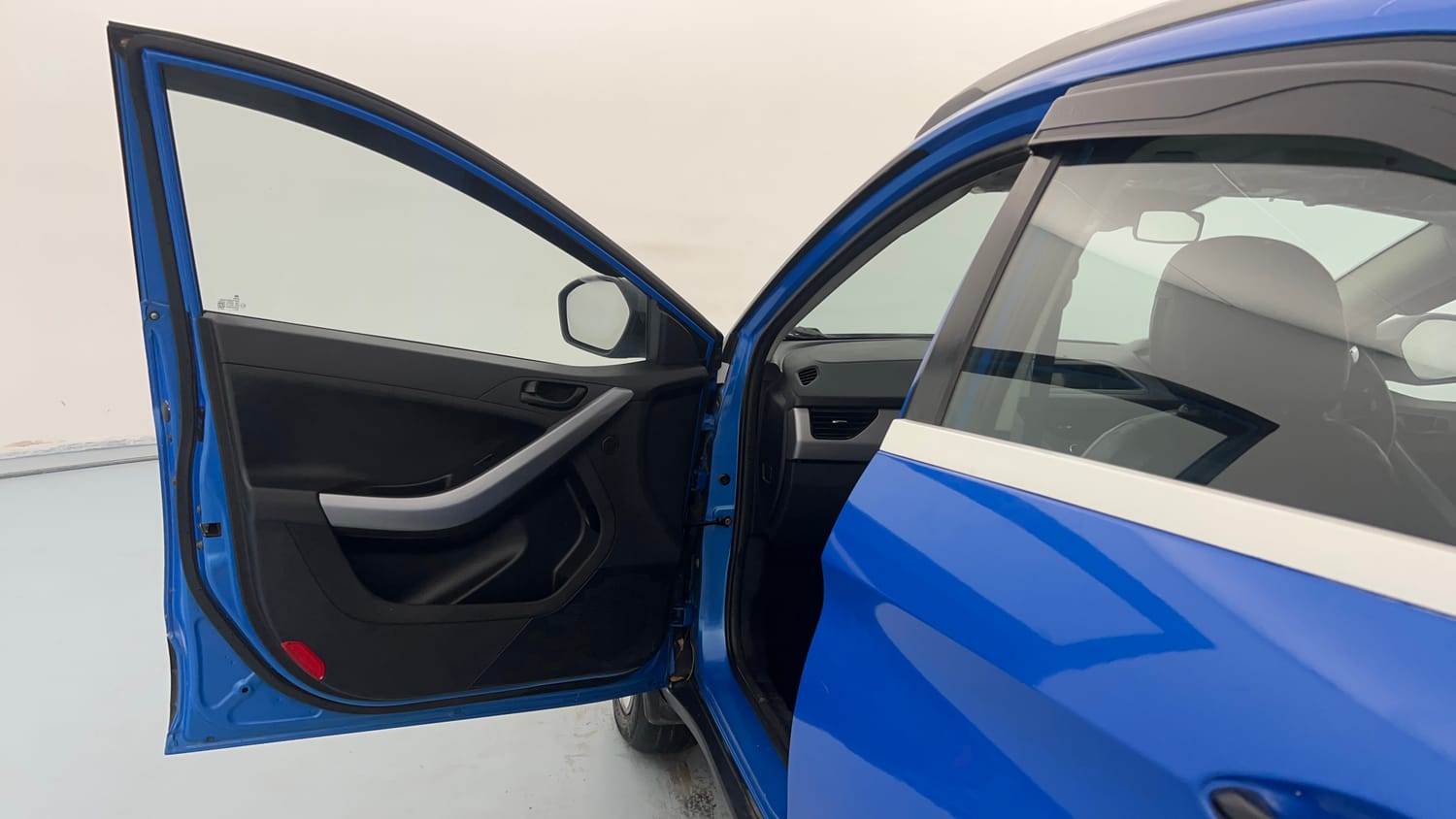 Used 2020 Tata Nexon XM (S) Petrol Manual interior LEFT FRONT DOOR OPEN VIEW