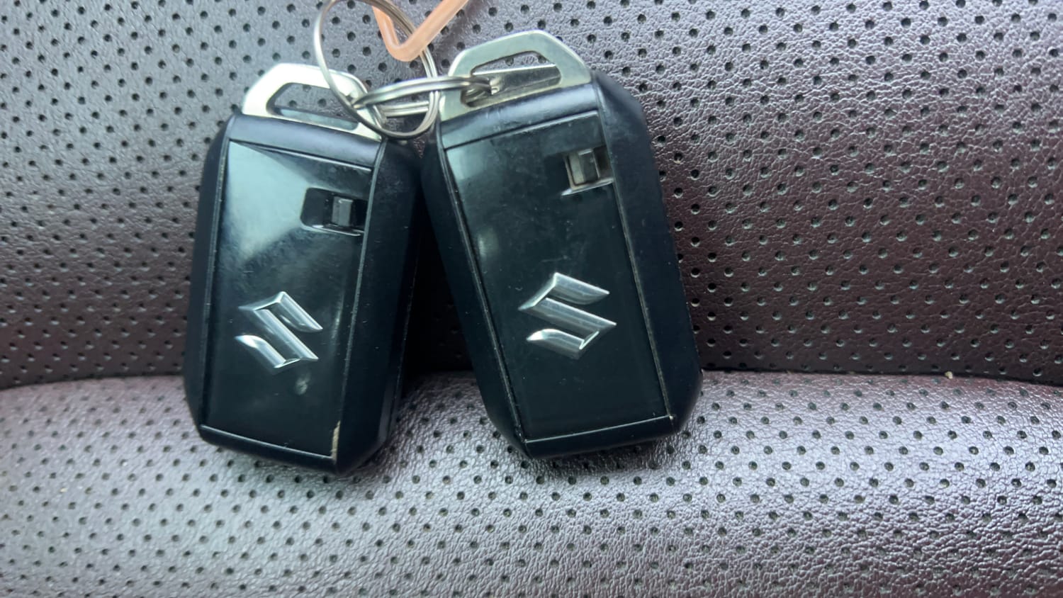 Used 2023 Maruti Suzuki Grand Vitara Alpha Smart Hybrid Petrol Manual extra CAR KEY VIEW