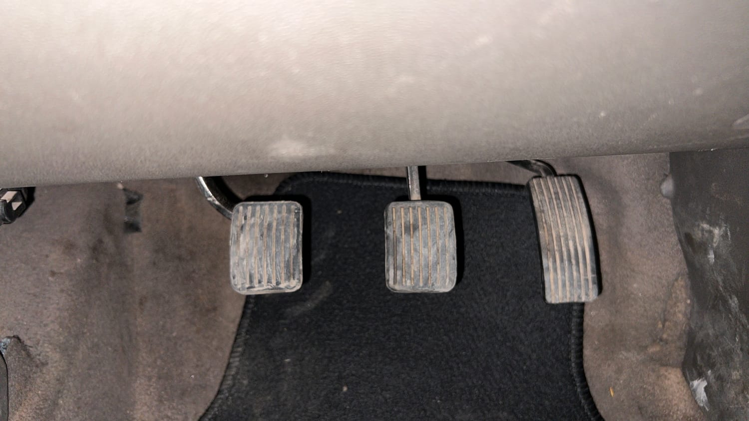 Used 2014 Hyundai i10 Sportz 1.1 iRDE2 Petrol Manual interior PEDALS VIEW