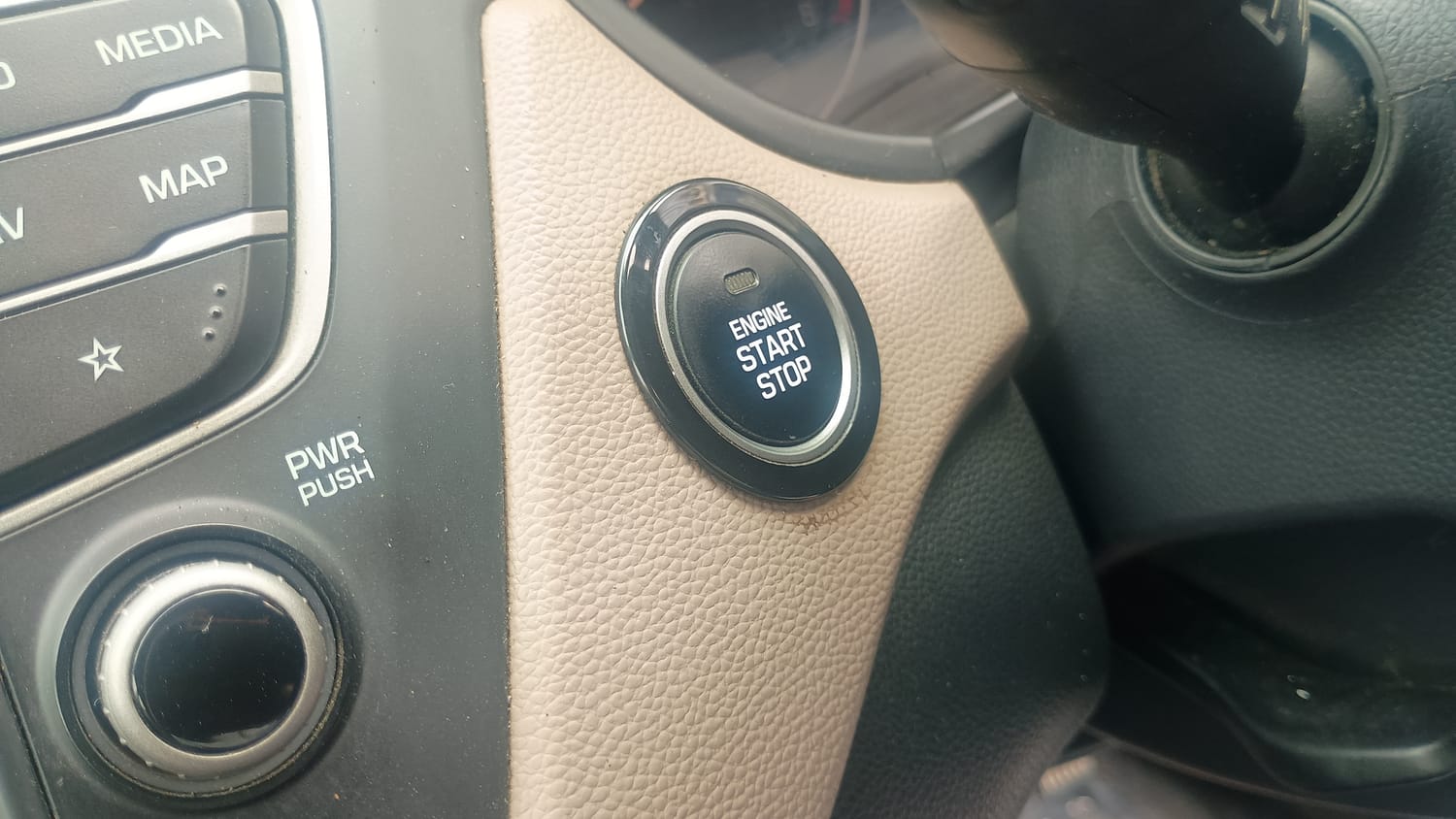 Used 2018 Hyundai Elite i20 Asta 1.2 (O) Petrol Manual top_features Keyless start