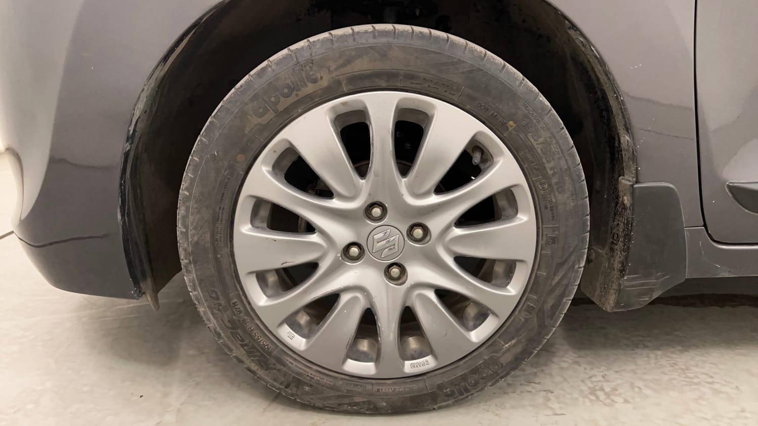 Used 2017 Maruti Suzuki Baleno Zeta 1.2 Petrol Manual tyres LEFT FRONT TYRE RIM VIEW