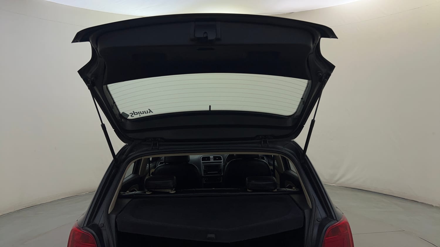 Used 2016 Volkswagen Polo Highline1.2L (P) Petrol Manual interior DICKY DOOR OPEN VIEW