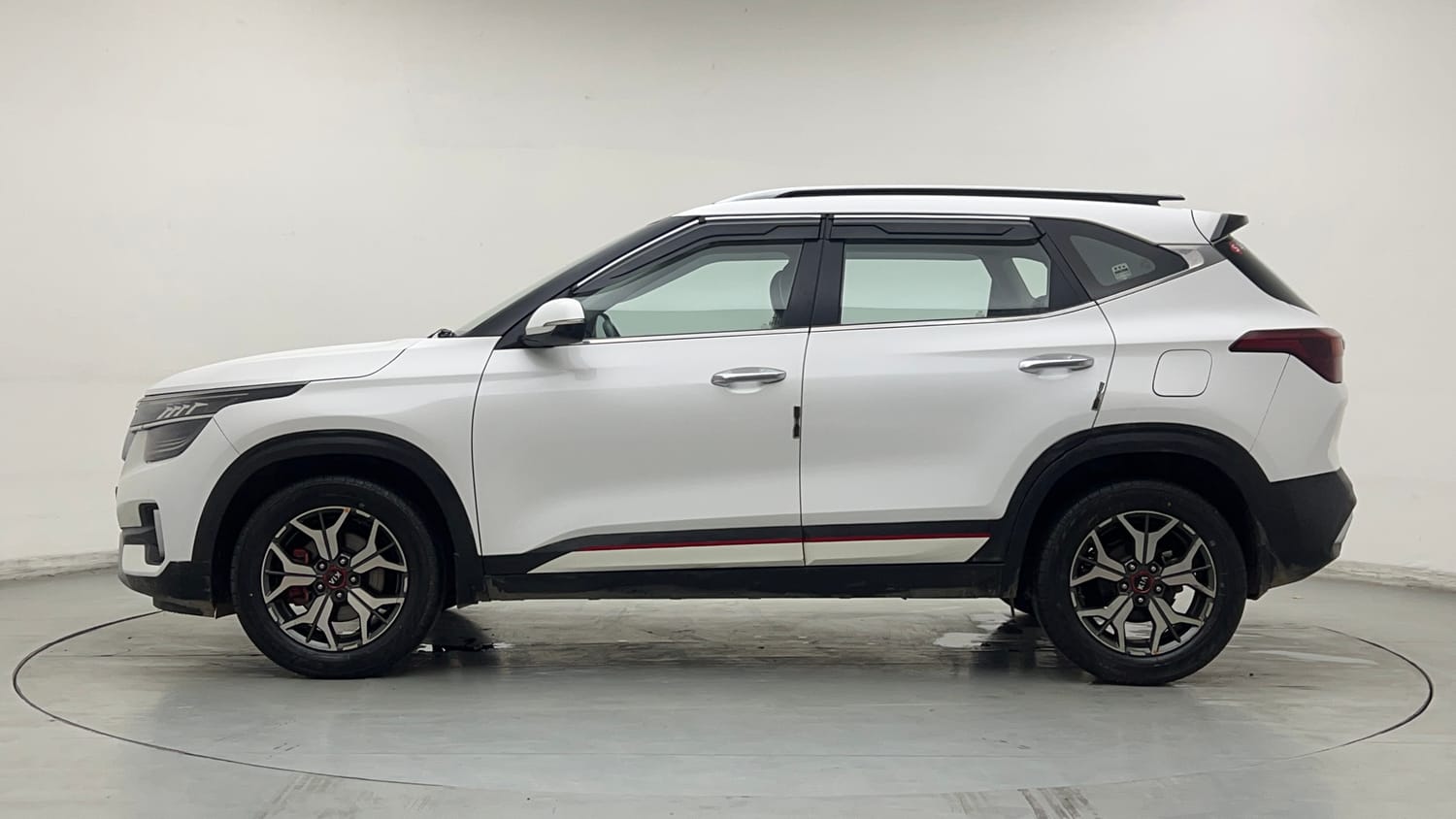 Used 2020 Kia Seltos GTK 1.4 Petrol Manual exterior LEFT SIDE VIEW